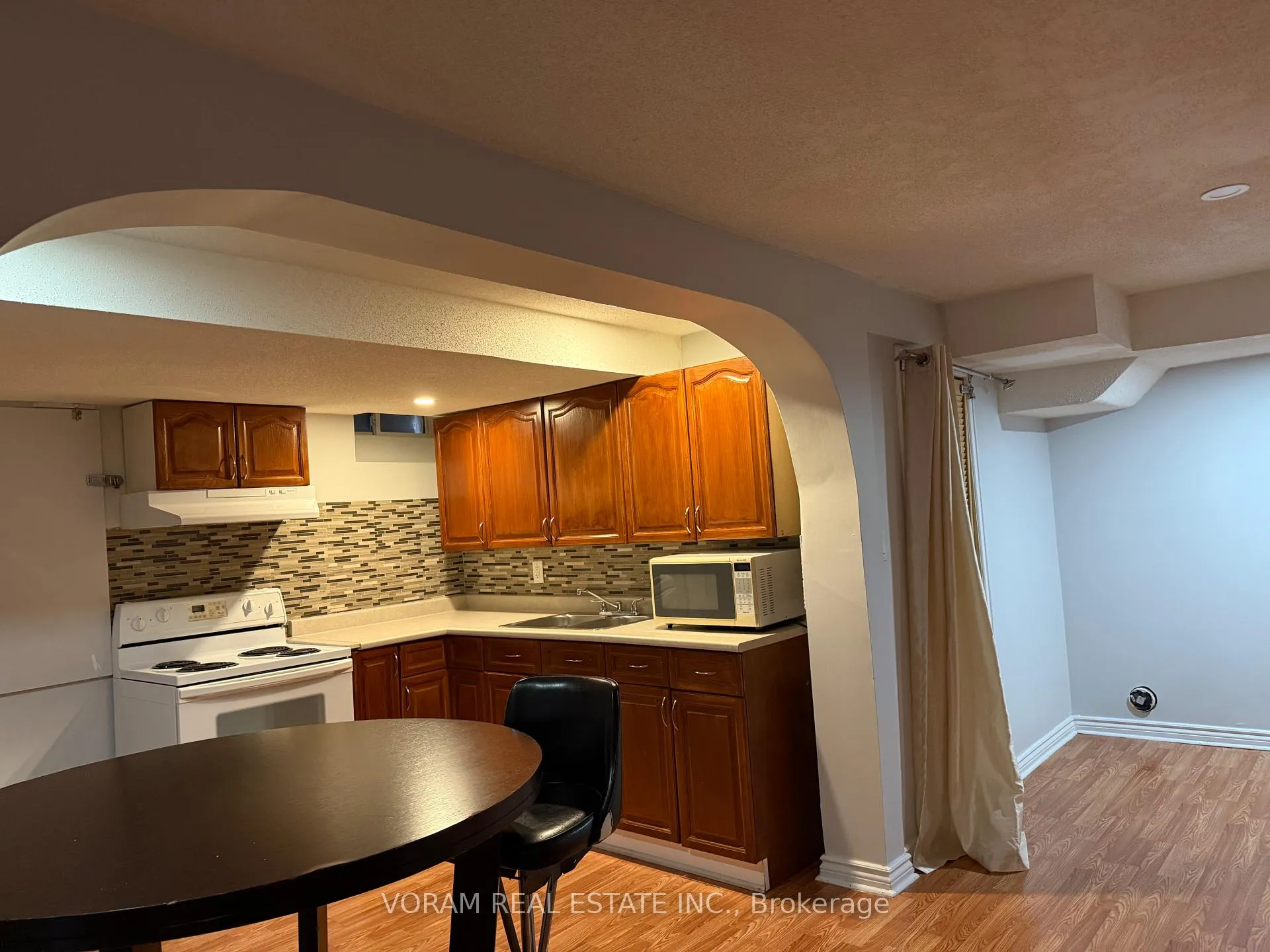 Photo 8 of 174 Luella Crescent, Brampton, Fletcher's Meadow — HOMEH