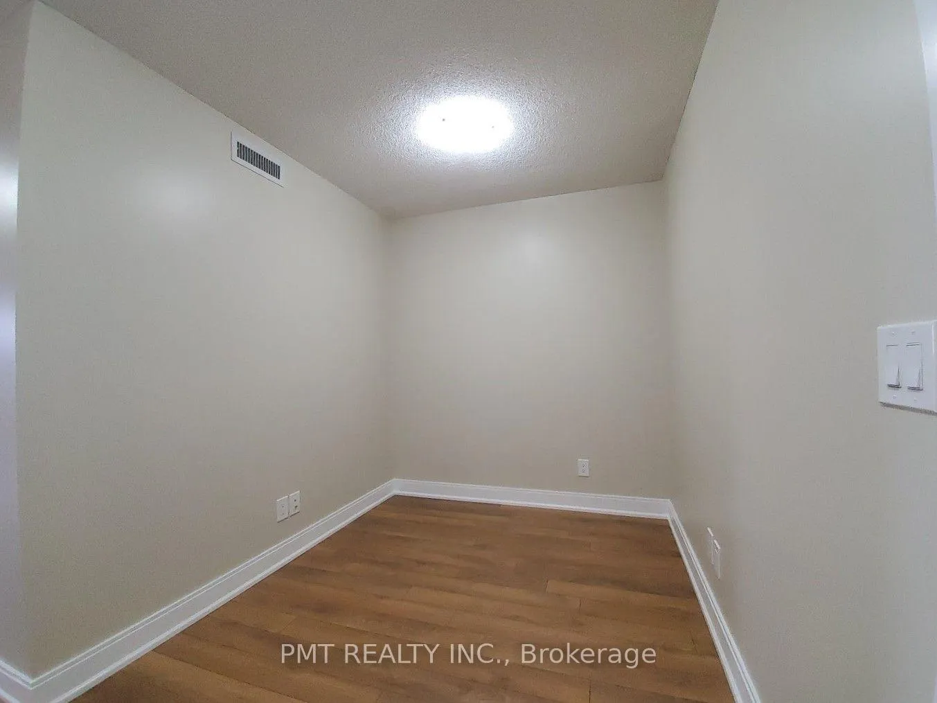 Photo 8 of Unit 1421, 135 Village Green Square, Scarborough, Agincourt South-Malvern West — HOMEH