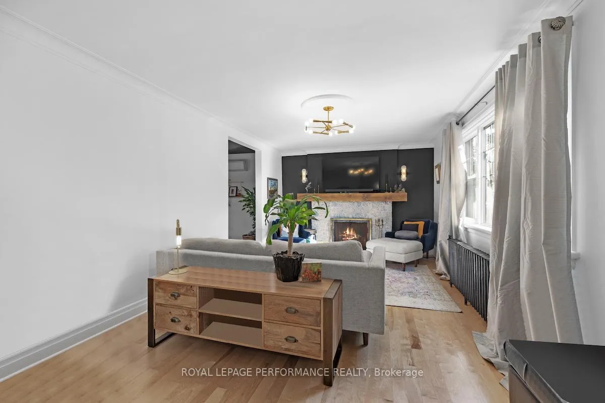 Photo 5 of 81 Ivy Crescent, Ottawa, Lindenlea — HOMEH