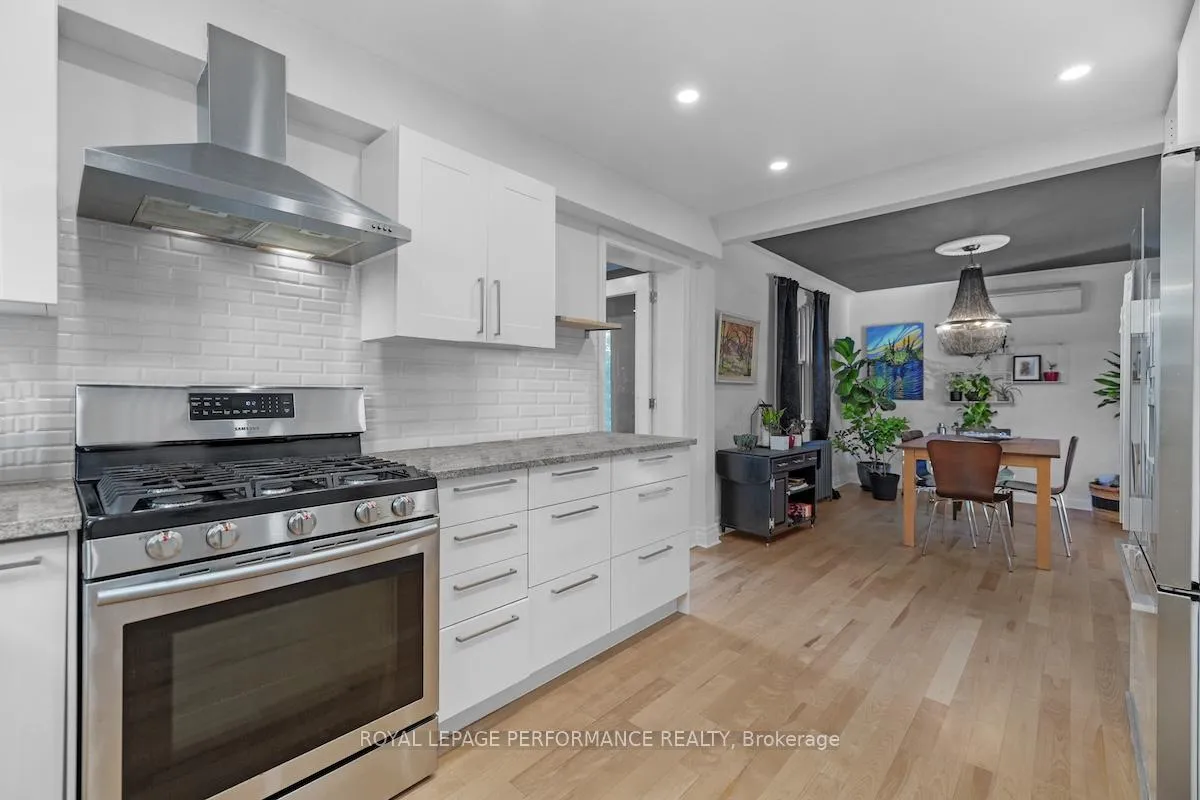 Photo 11 of 81 Ivy Crescent, Ottawa, Lindenlea — HOMEH