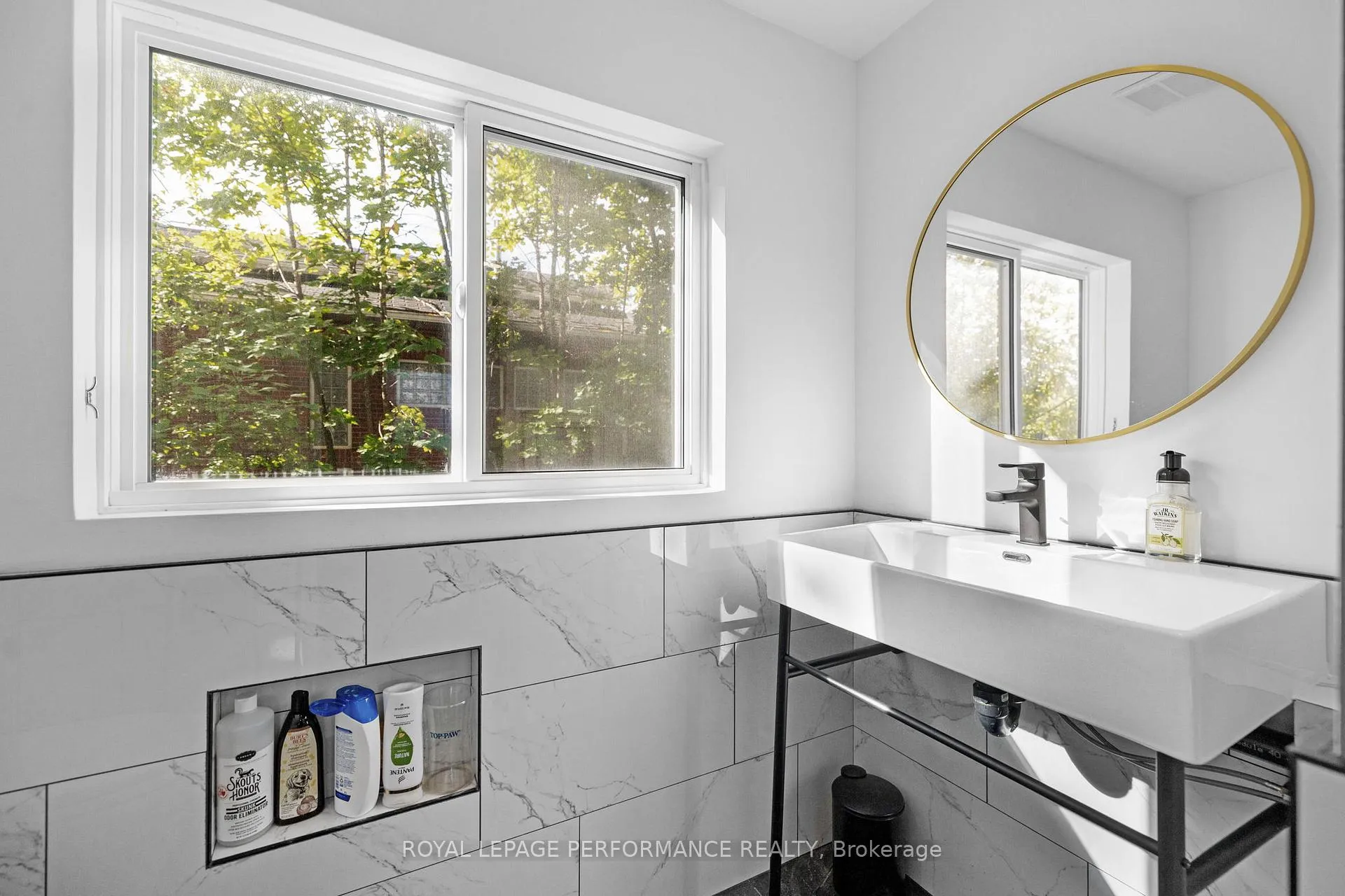Photo 16 of 81 Ivy Crescent, Ottawa, Lindenlea — HOMEH
