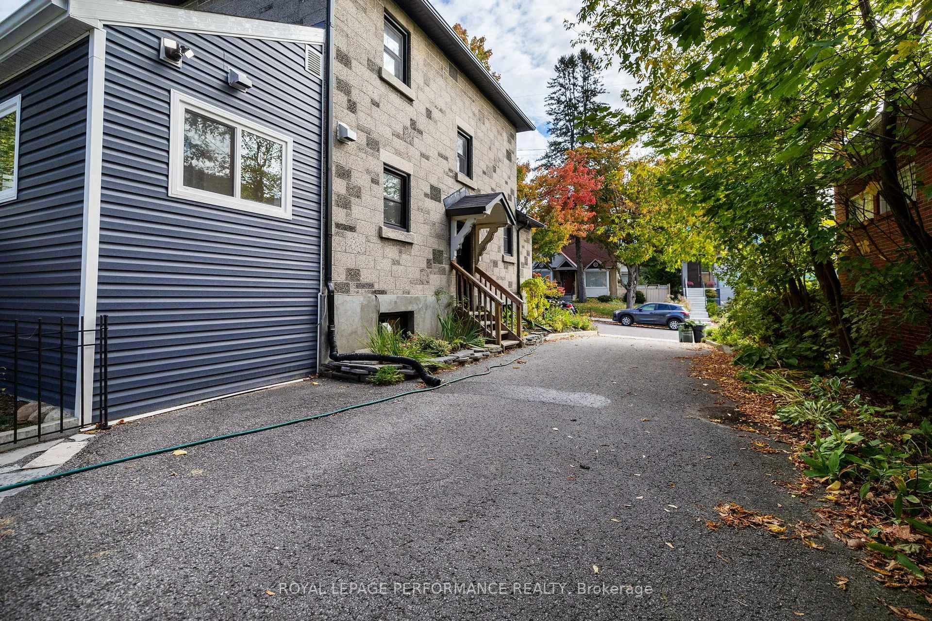 Photo 28 of 81 Ivy Crescent, Ottawa, Lindenlea — HOMEH