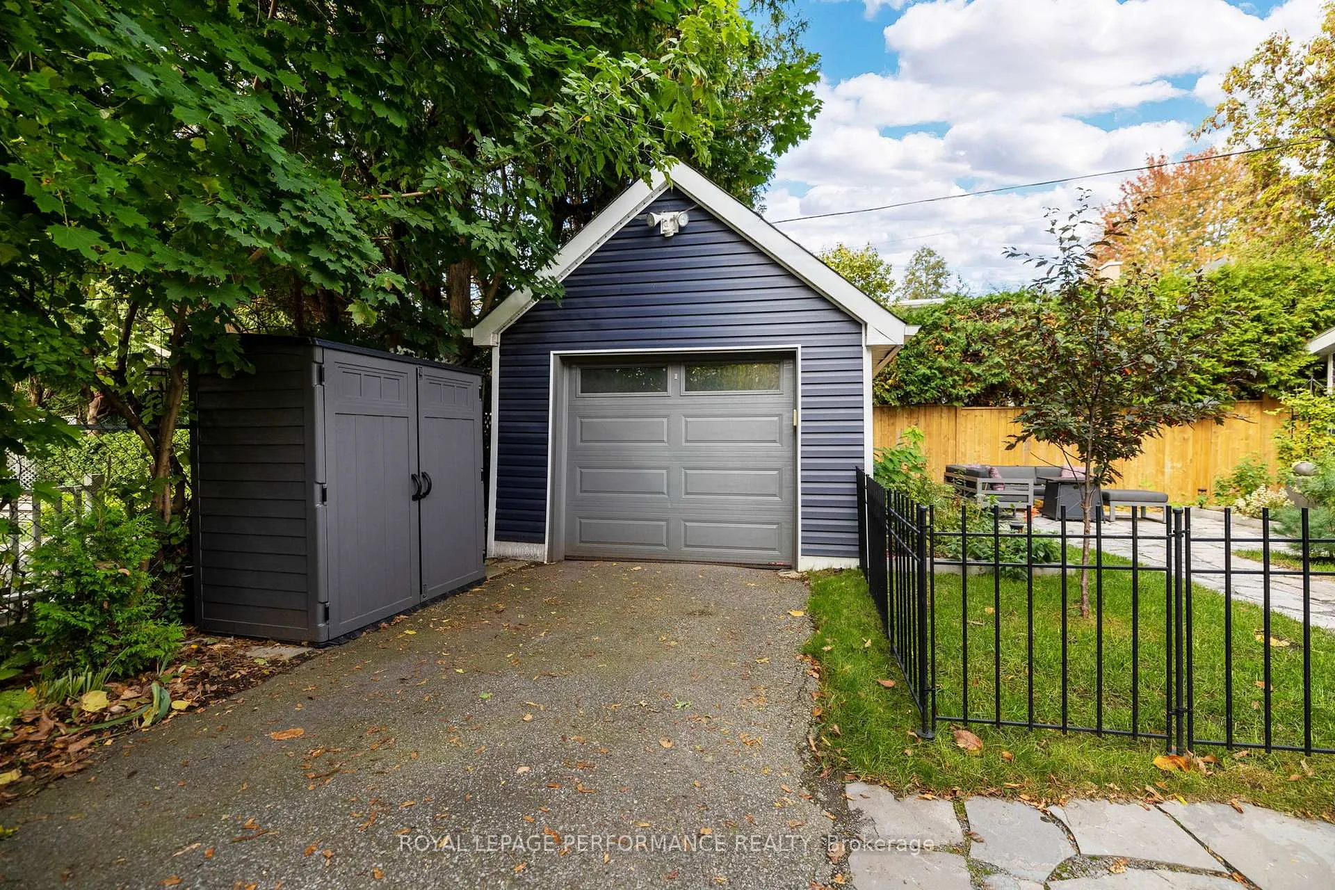 Photo 29 of 81 Ivy Crescent, Ottawa, Lindenlea — HOMEH