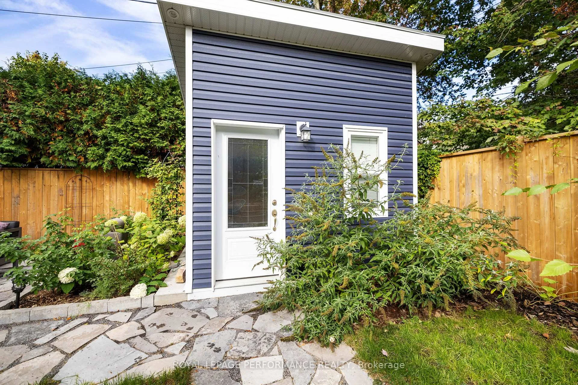 Photo 35 of 81 Ivy Crescent, Ottawa, Lindenlea — HOMEH