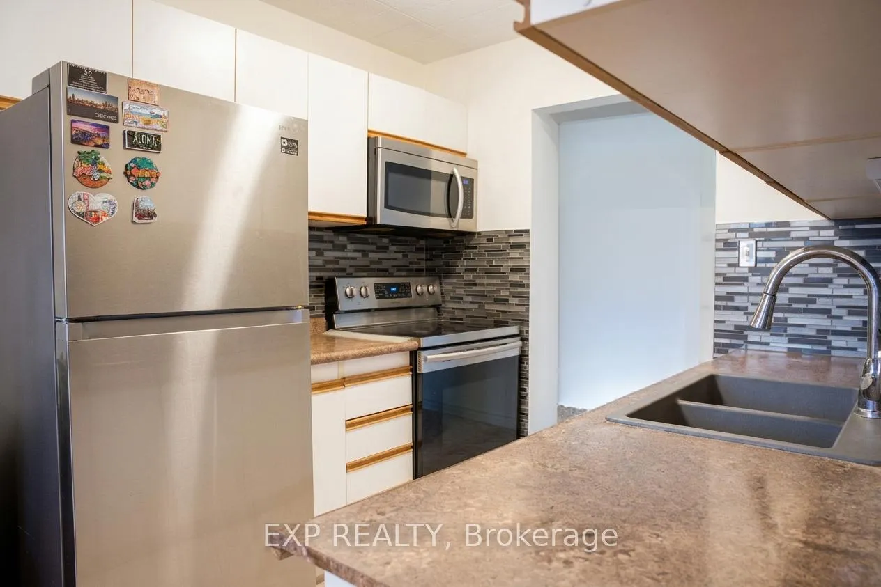 Photo 2 of Unit 302, 29 West Avenue W, Kitchener, Cherry Hill — HOMEH