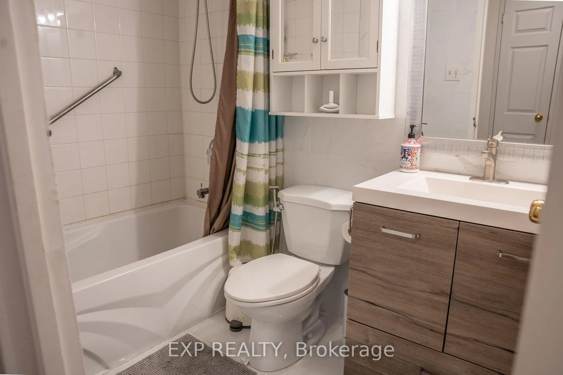 Photo 6 of Unit 302, 29 West Avenue W, Kitchener, Cherry Hill — HOMEH