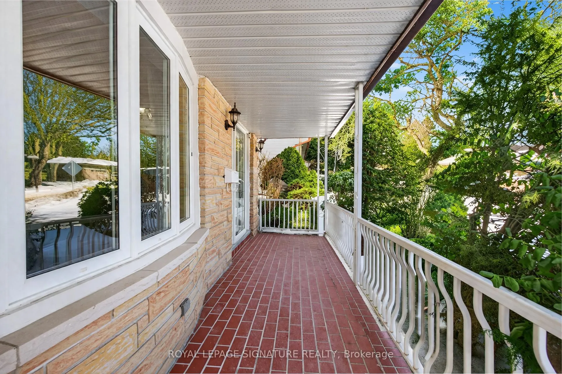 Photo 3 of 897 Pembridge Crescent, Kingston, South of Taylor-Kidd Blvd — HOMEH