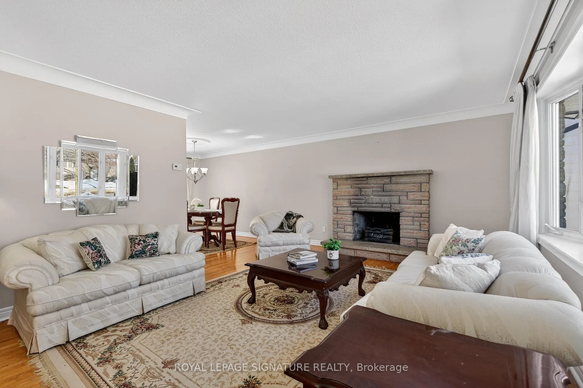 Photo 8 of 897 Pembridge Crescent, Kingston, South of Taylor-Kidd Blvd — HOMEH