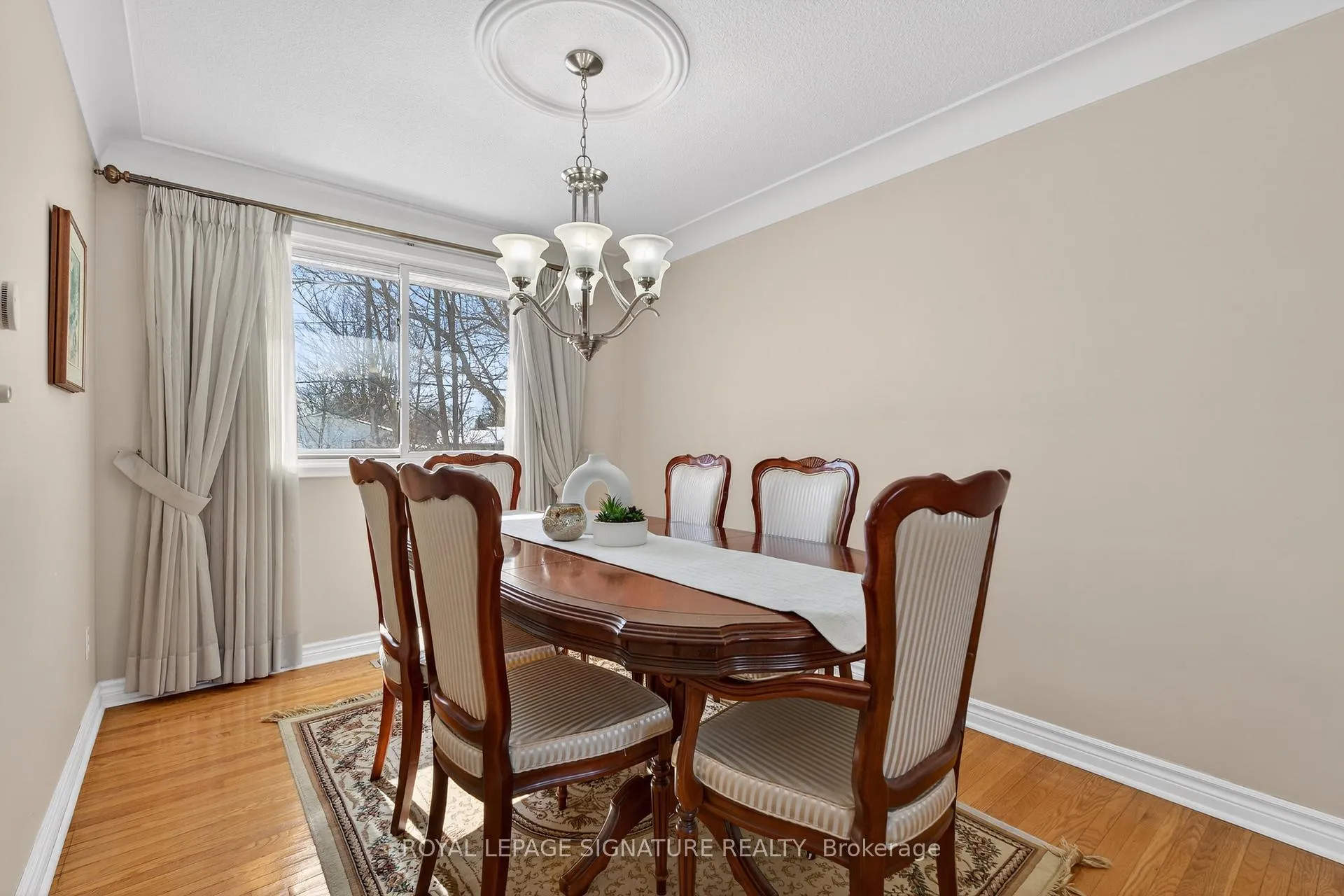 Photo 12 of 897 Pembridge Crescent, Kingston, South of Taylor-Kidd Blvd — HOMEH