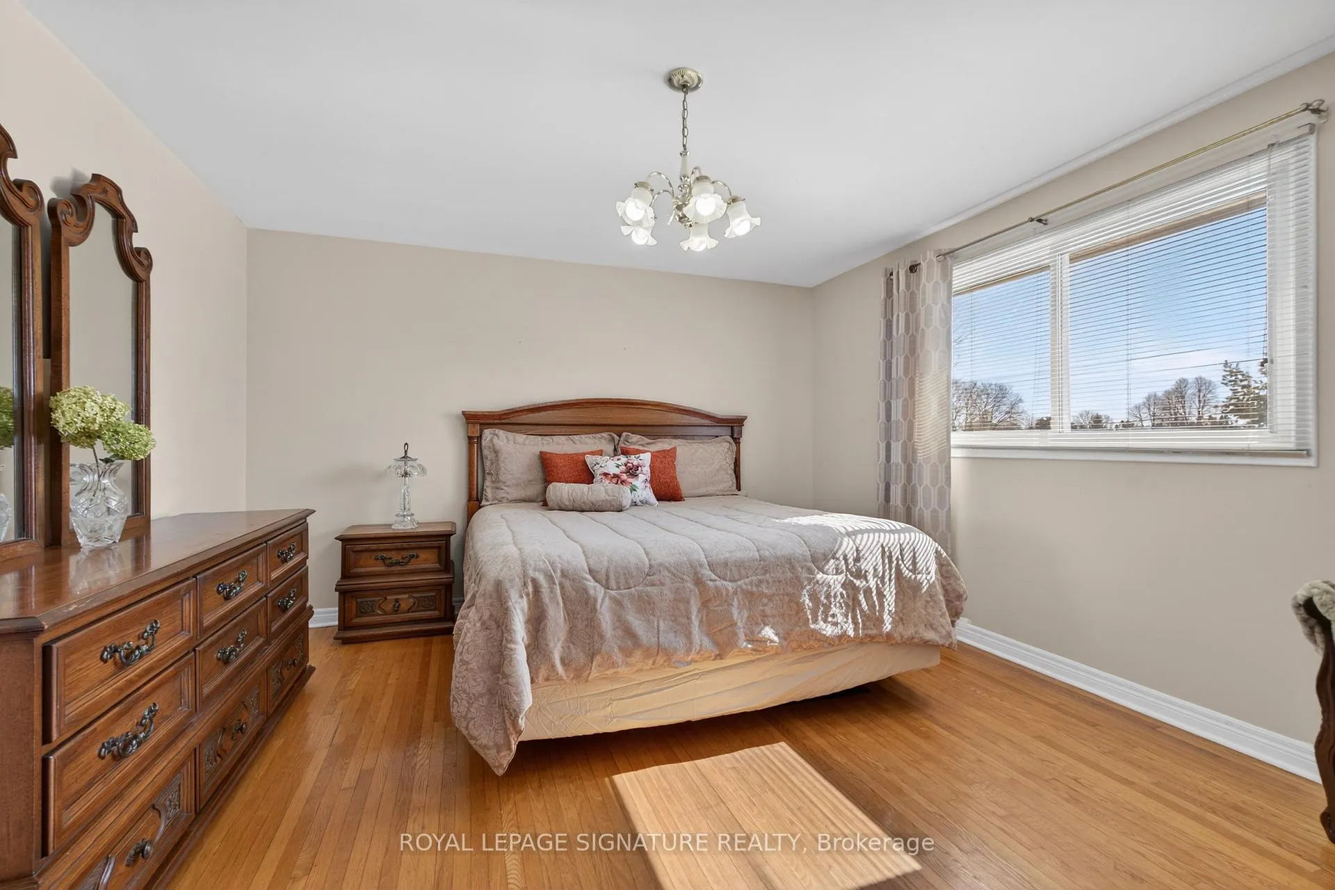 Photo 17 of 897 Pembridge Crescent, Kingston, South of Taylor-Kidd Blvd — HOMEH
