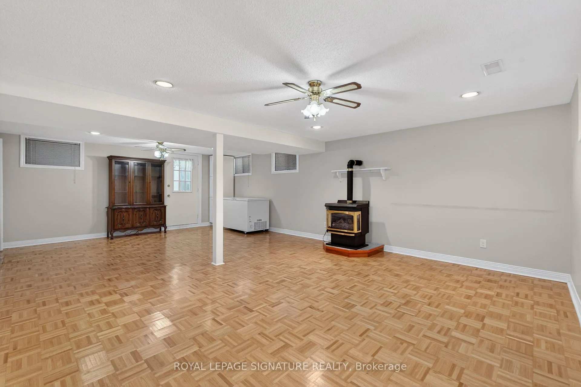 Photo 21 of 897 Pembridge Crescent, Kingston, South of Taylor-Kidd Blvd — HOMEH