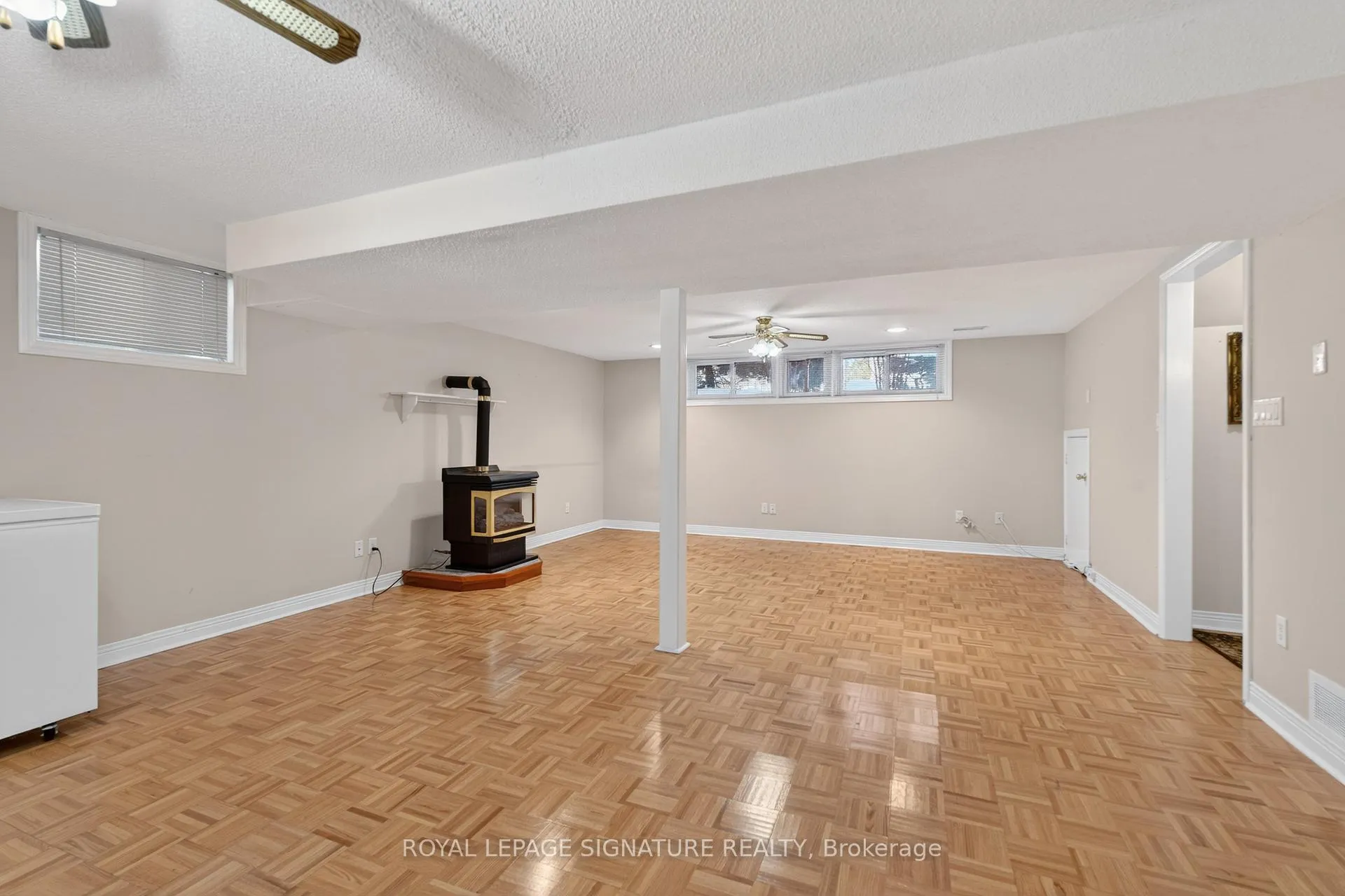 Photo 23 of 897 Pembridge Crescent, Kingston, South of Taylor-Kidd Blvd — HOMEH