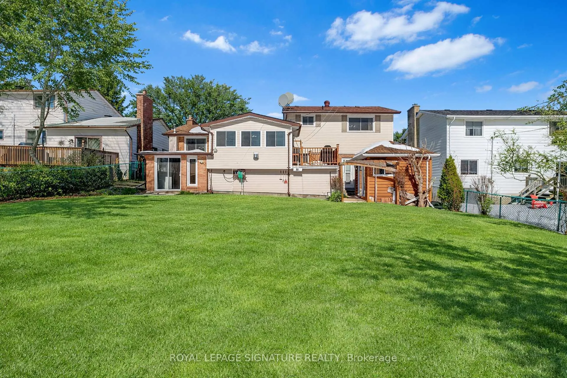 Photo 28 of 897 Pembridge Crescent, Kingston, South of Taylor-Kidd Blvd — HOMEH