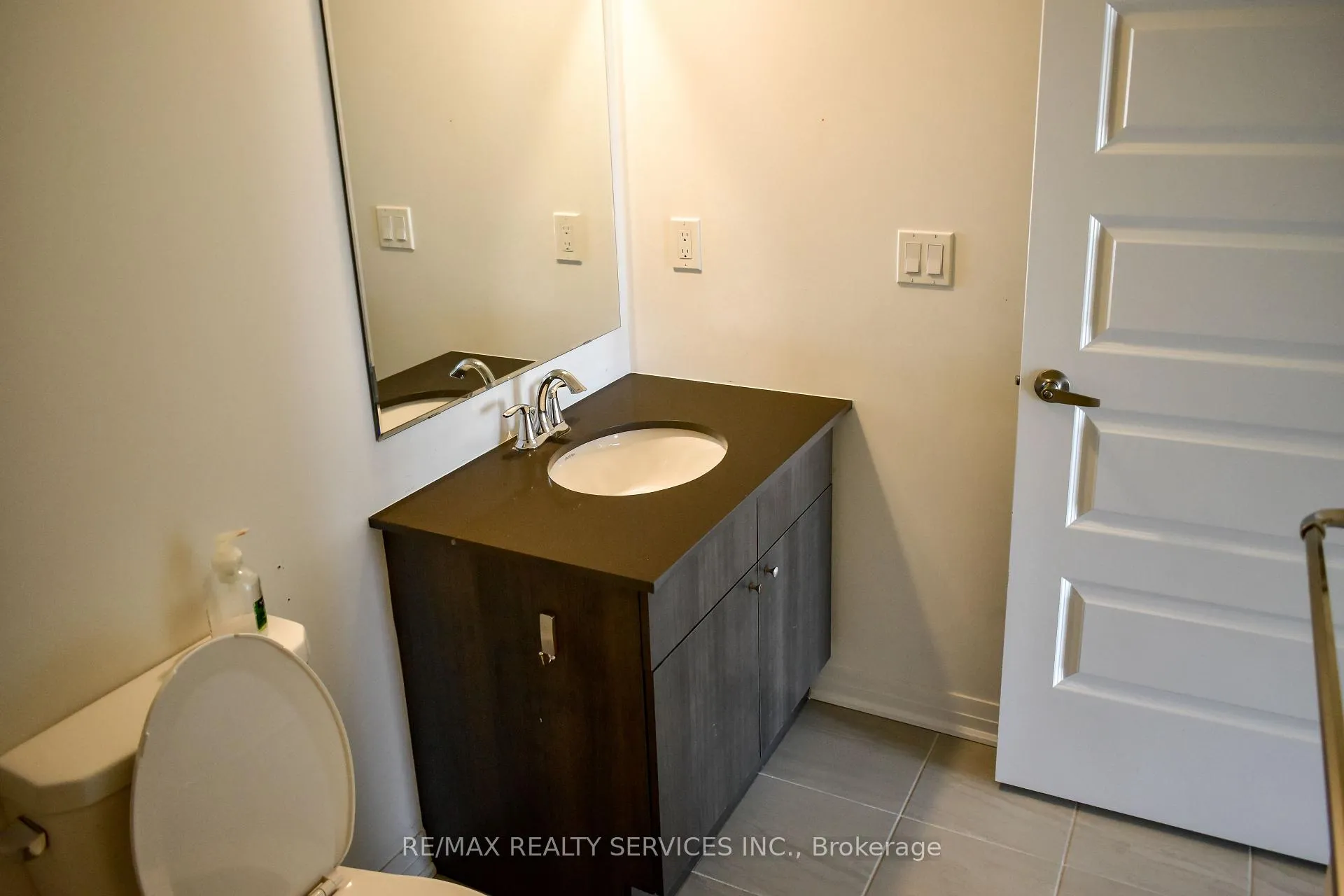 Photo 18 of Unit 614, 490 Gordon Krantz, Milton, Walker — HOMEH