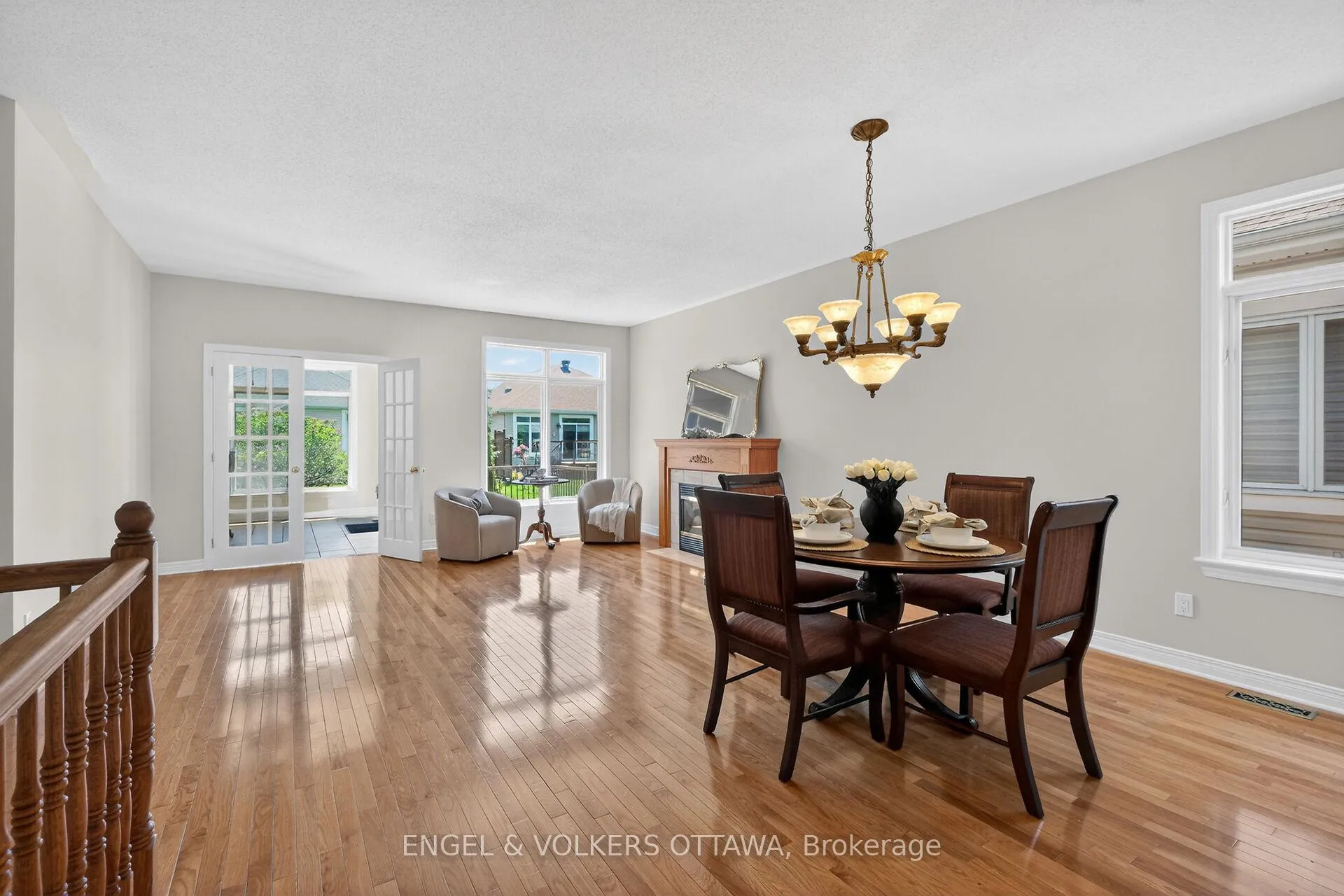Photo 11 of 844 Swallowtail Crescent, Ottawa, Notting Hill/Summerside — HOMEH