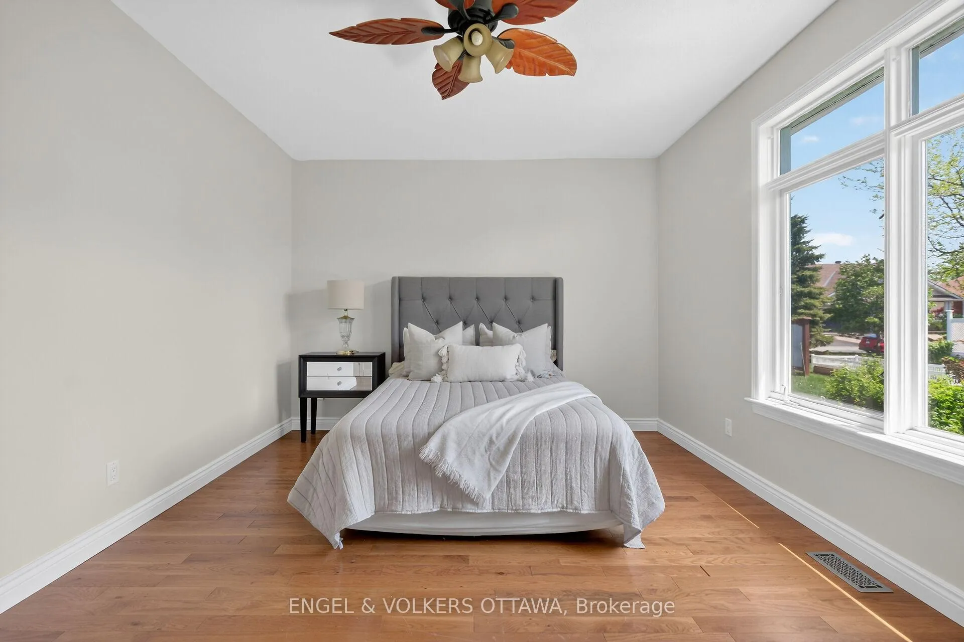 Photo 16 of 844 Swallowtail Crescent, Ottawa, Notting Hill/Summerside — HOMEH