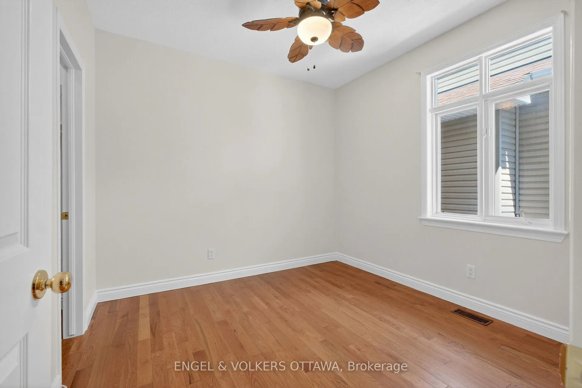 Photo 20 of 844 Swallowtail Crescent, Ottawa, Notting Hill/Summerside — HOMEH