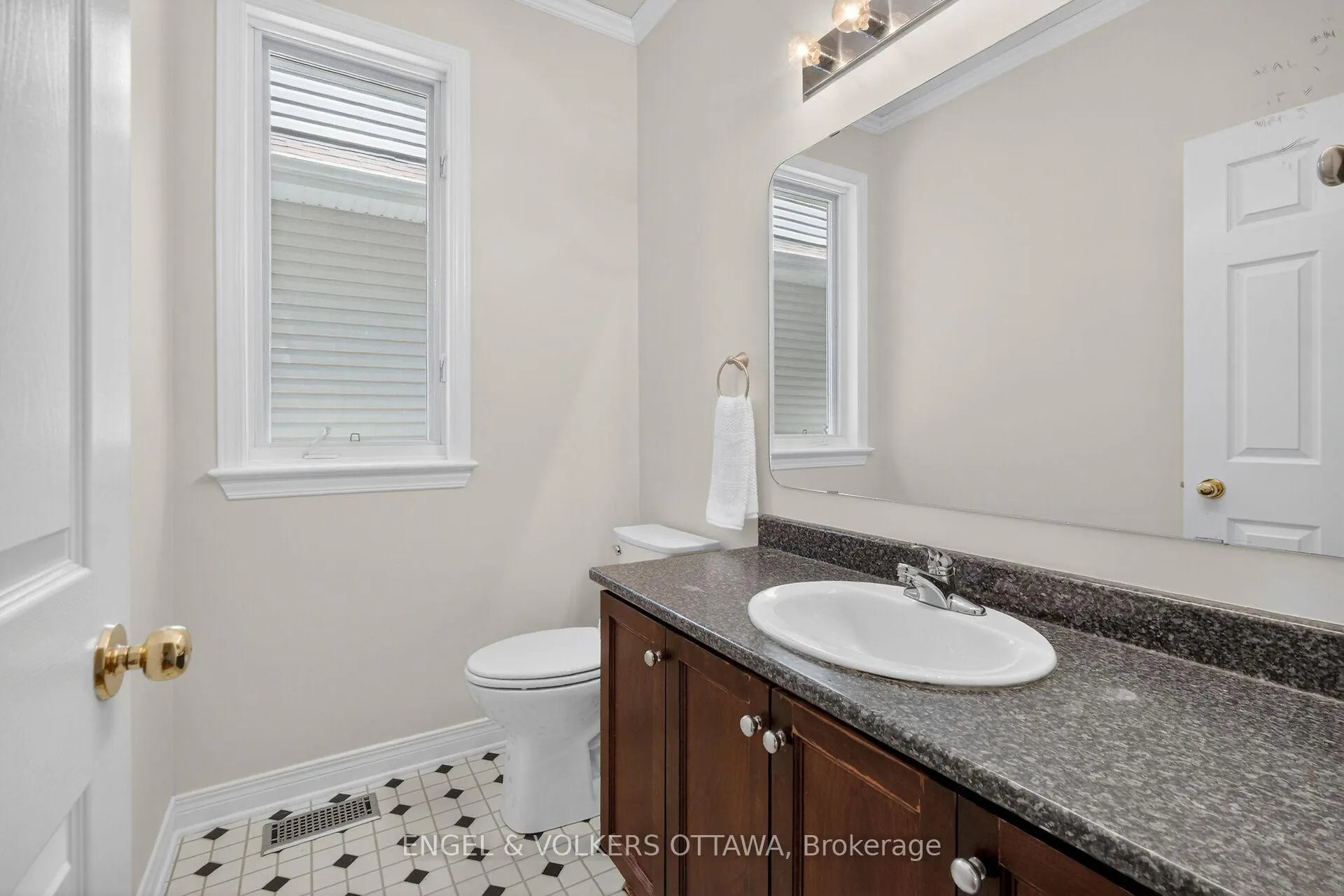 Photo 21 of 844 Swallowtail Crescent, Ottawa, Notting Hill/Summerside — HOMEH