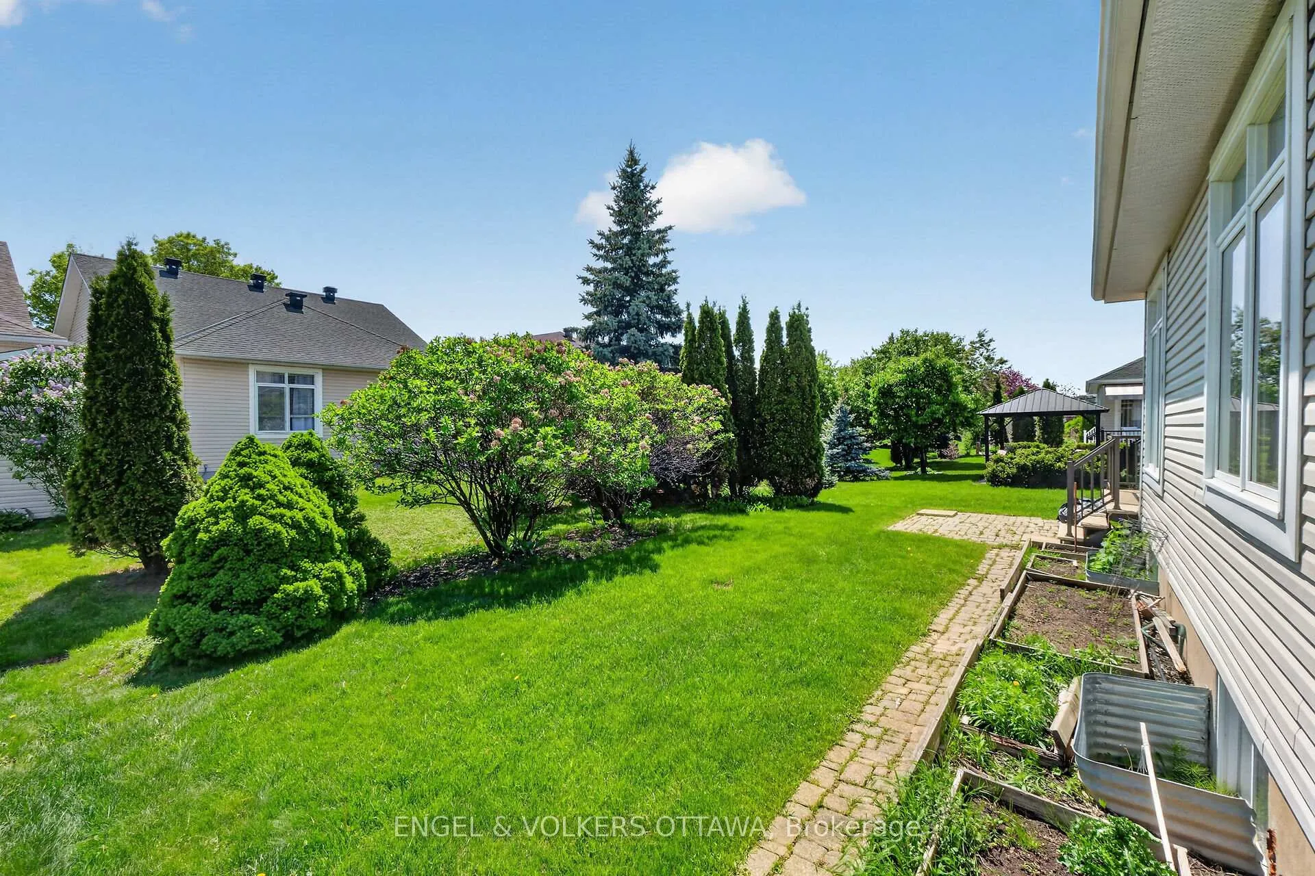 Photo 25 of 844 Swallowtail Crescent, Ottawa, Notting Hill/Summerside — HOMEH