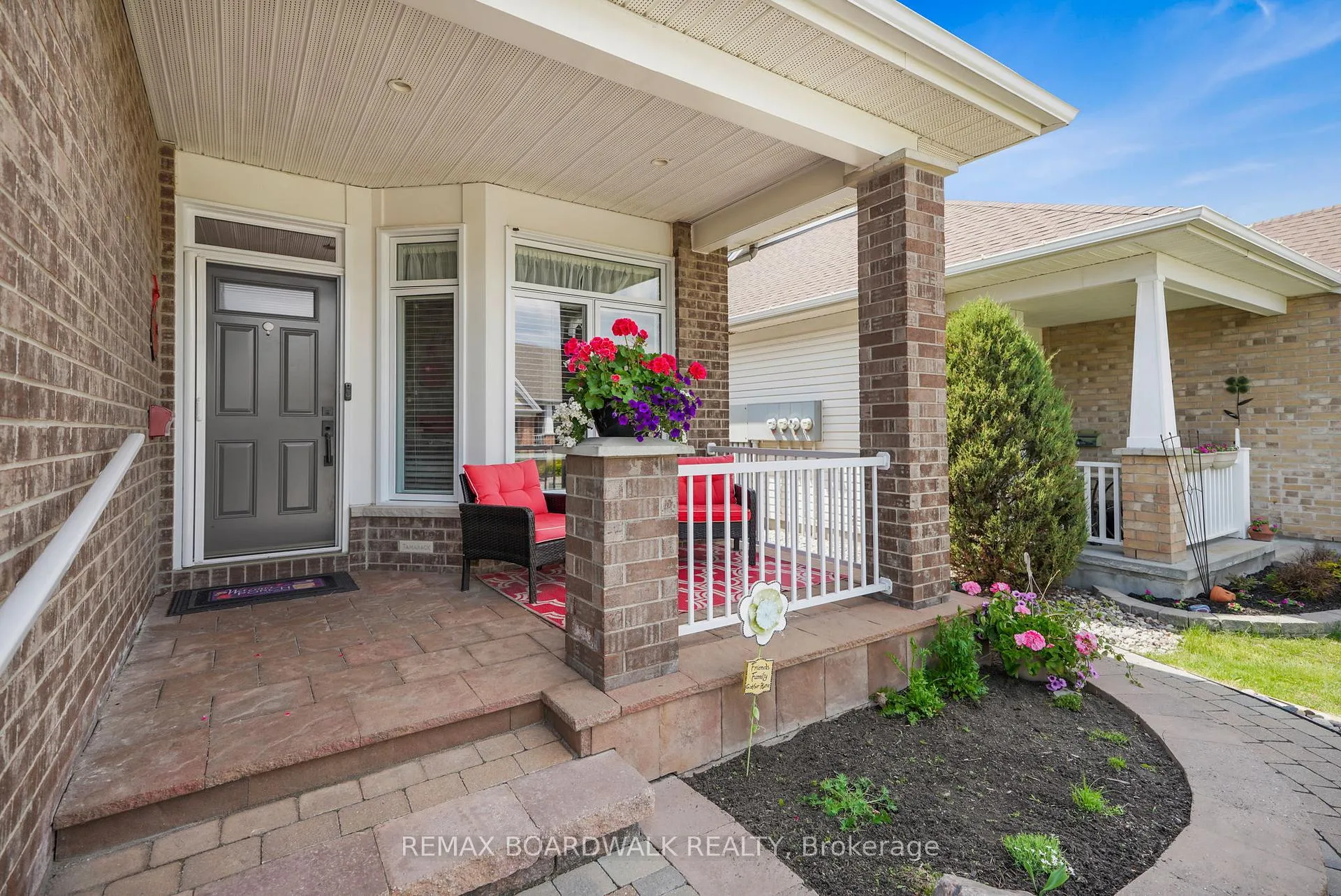 Photo 3 of 725 Cabris Crescent, Ottawa, Avalon West — HOMEH