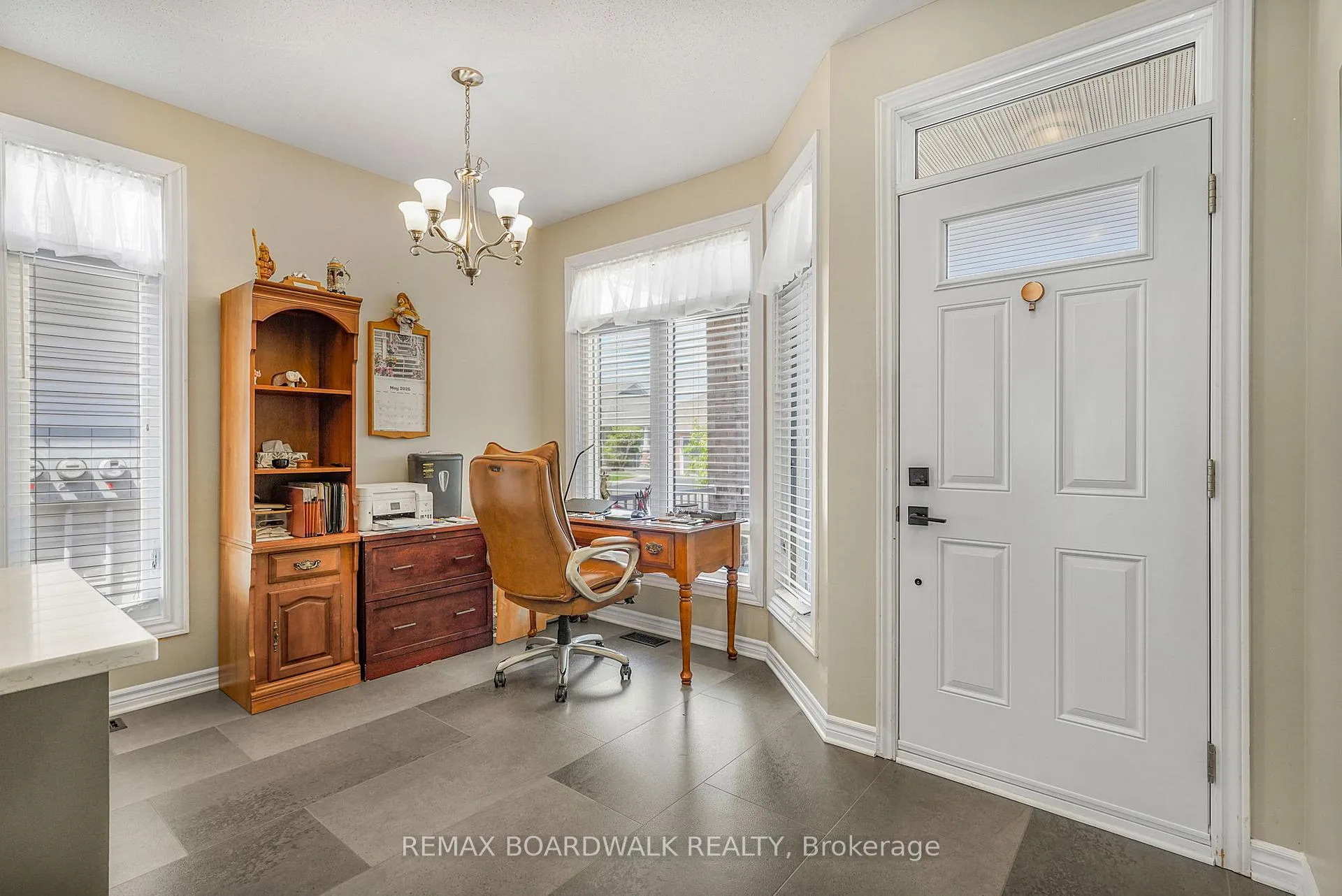 Photo 4 of 725 Cabris Crescent, Ottawa, Avalon West — HOMEH
