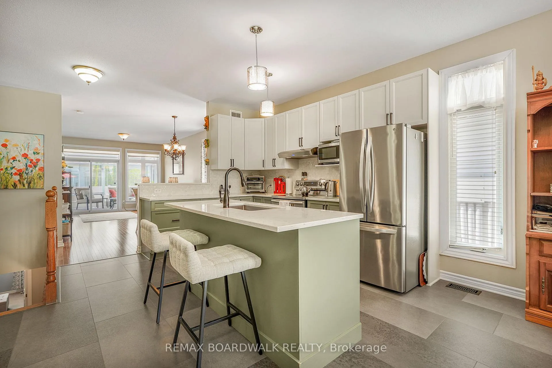 Photo 6 of 725 Cabris Crescent, Ottawa, Avalon West — HOMEH