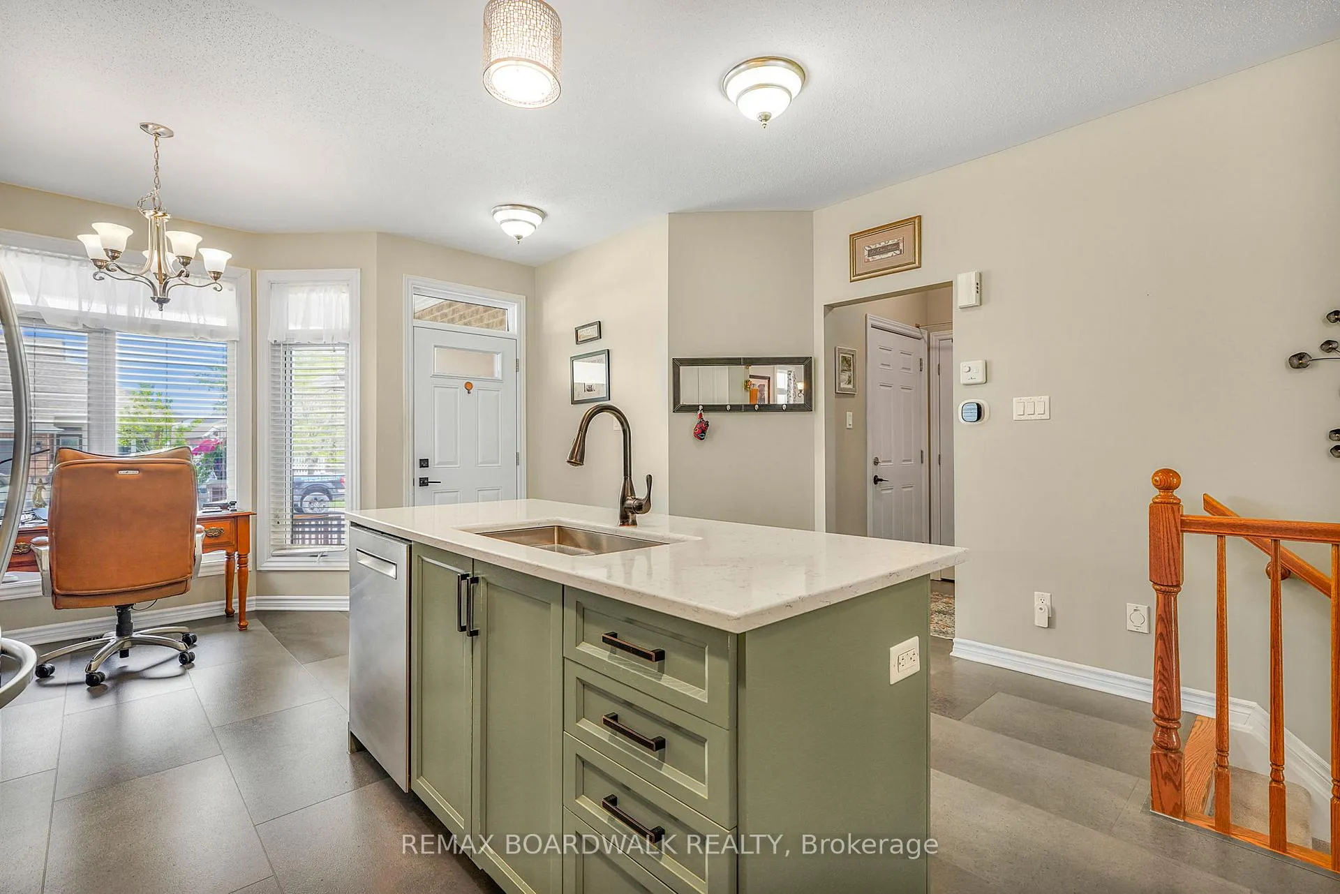 Photo 8 of 725 Cabris Crescent, Ottawa, Avalon West — HOMEH
