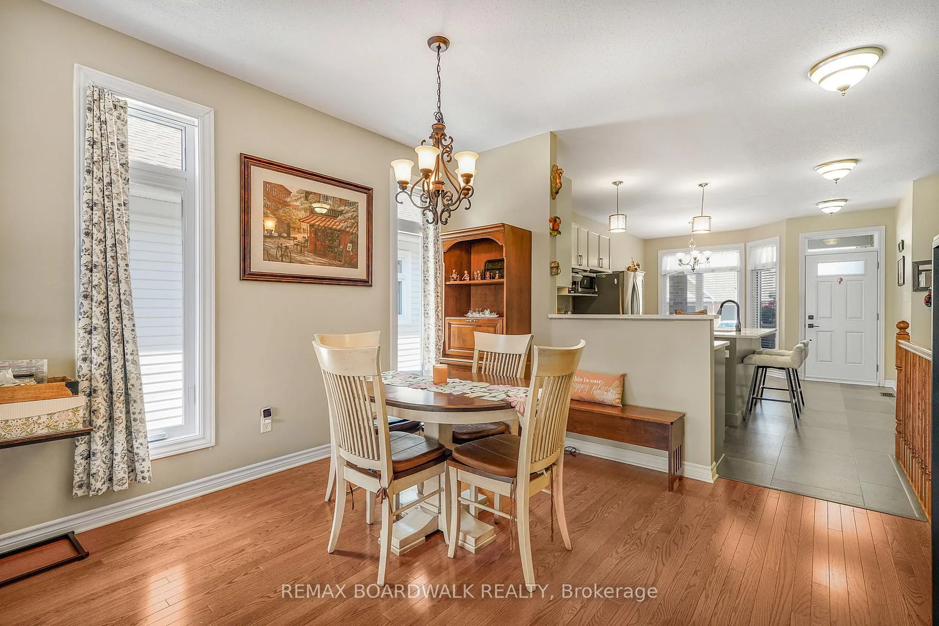 Photo 11 of 725 Cabris Crescent, Ottawa, Avalon West — HOMEH