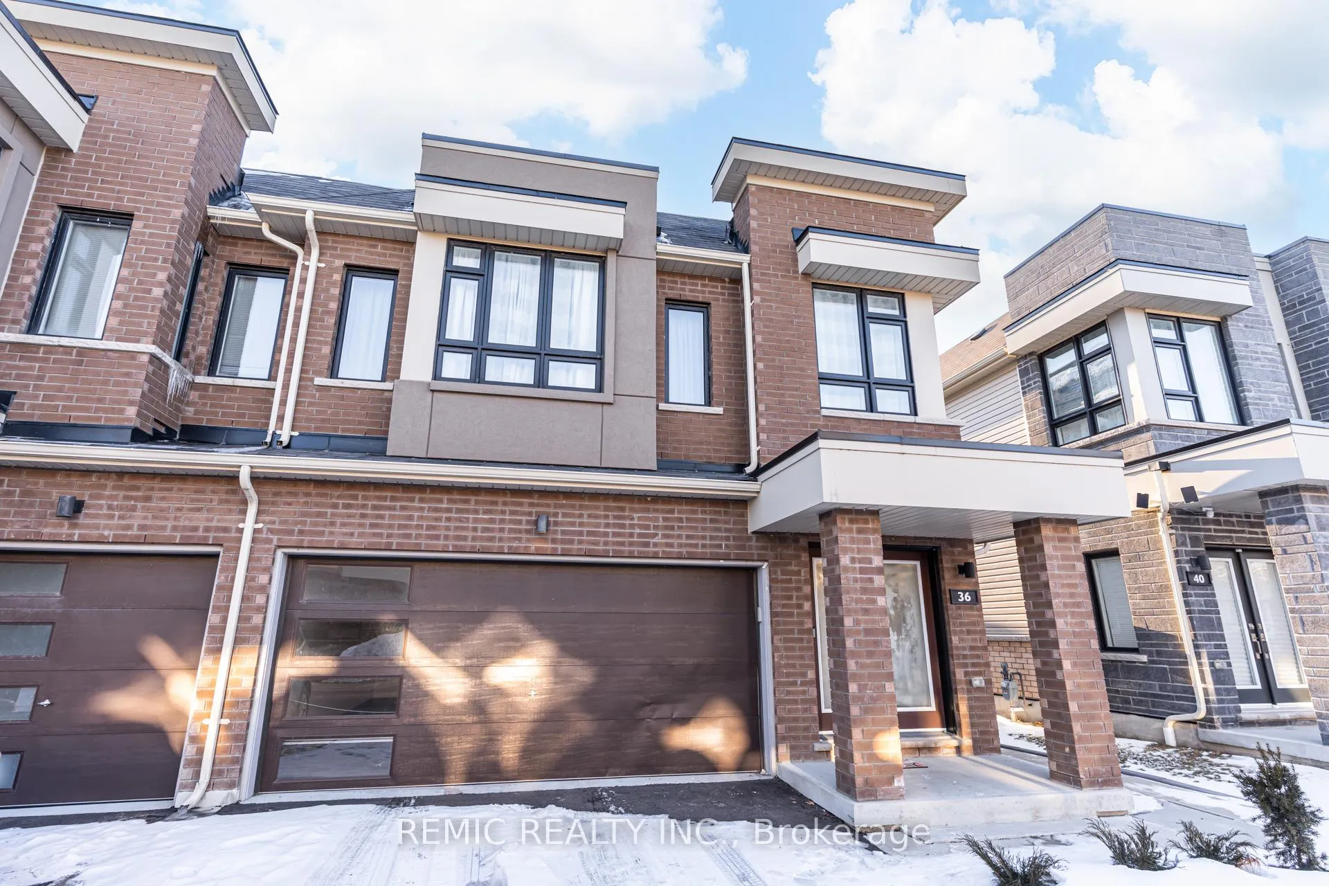 Photo 2 of 36 Sailors Landing, Clarington, Bowmanville — HOMEH
