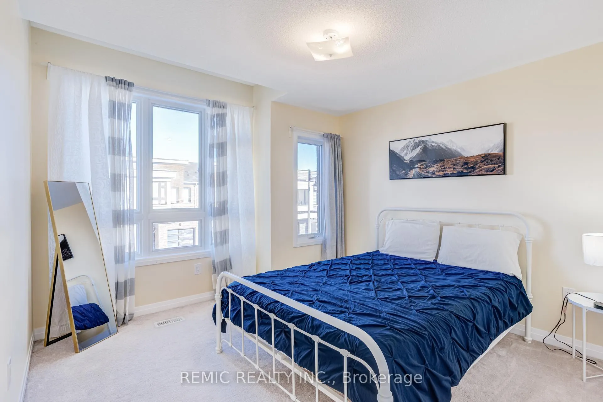 Photo 22 of 36 Sailors Landing, Clarington, Bowmanville — HOMEH