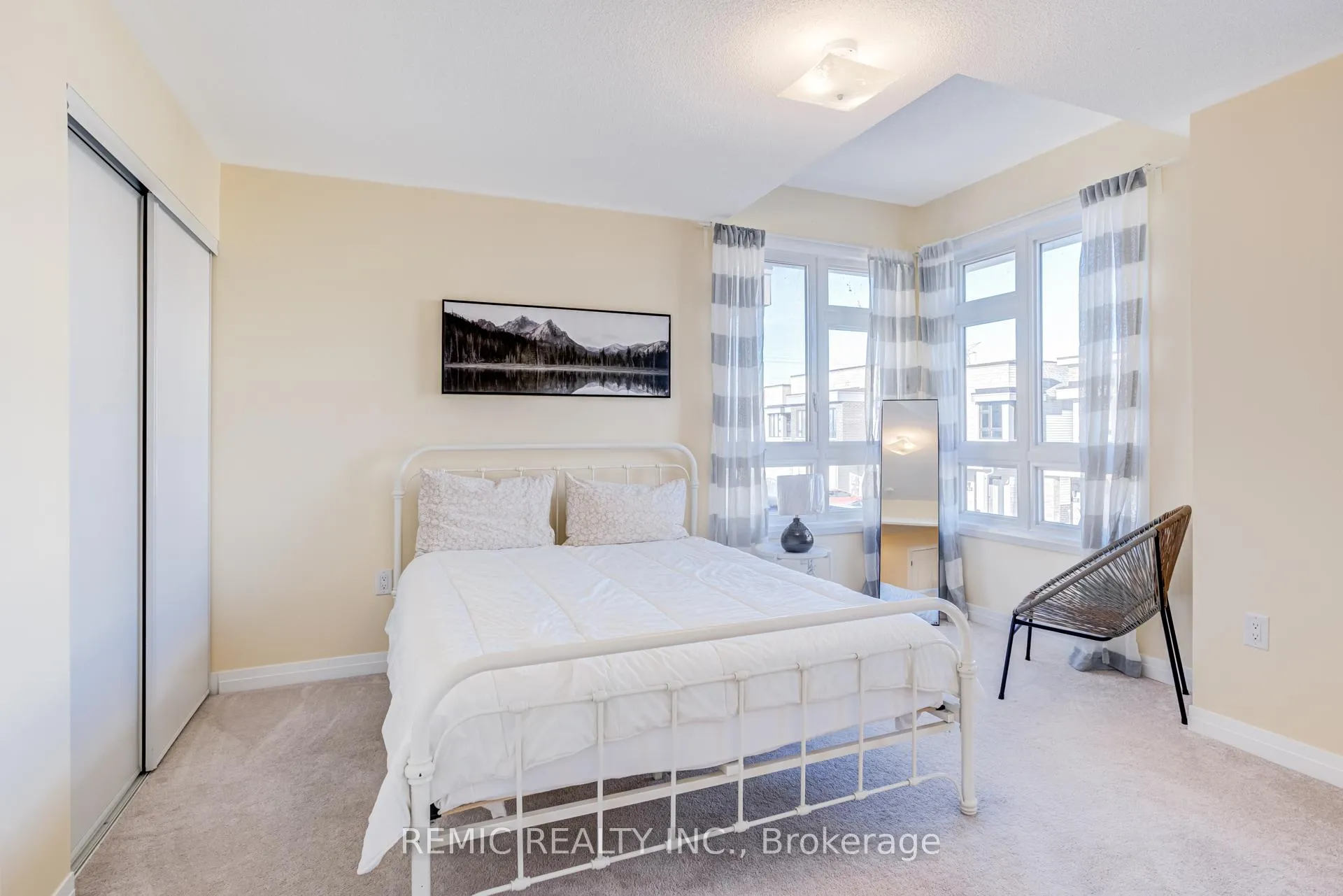 Photo 23 of 36 Sailors Landing, Clarington, Bowmanville — HOMEH