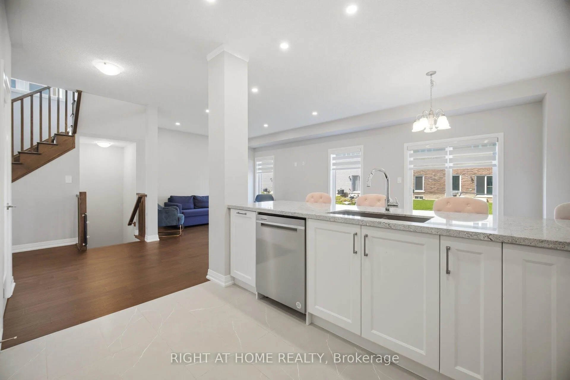 Photo 10 of 190 Rockledge Drive, Hamilton, Rural Glanbrook — HOMEH