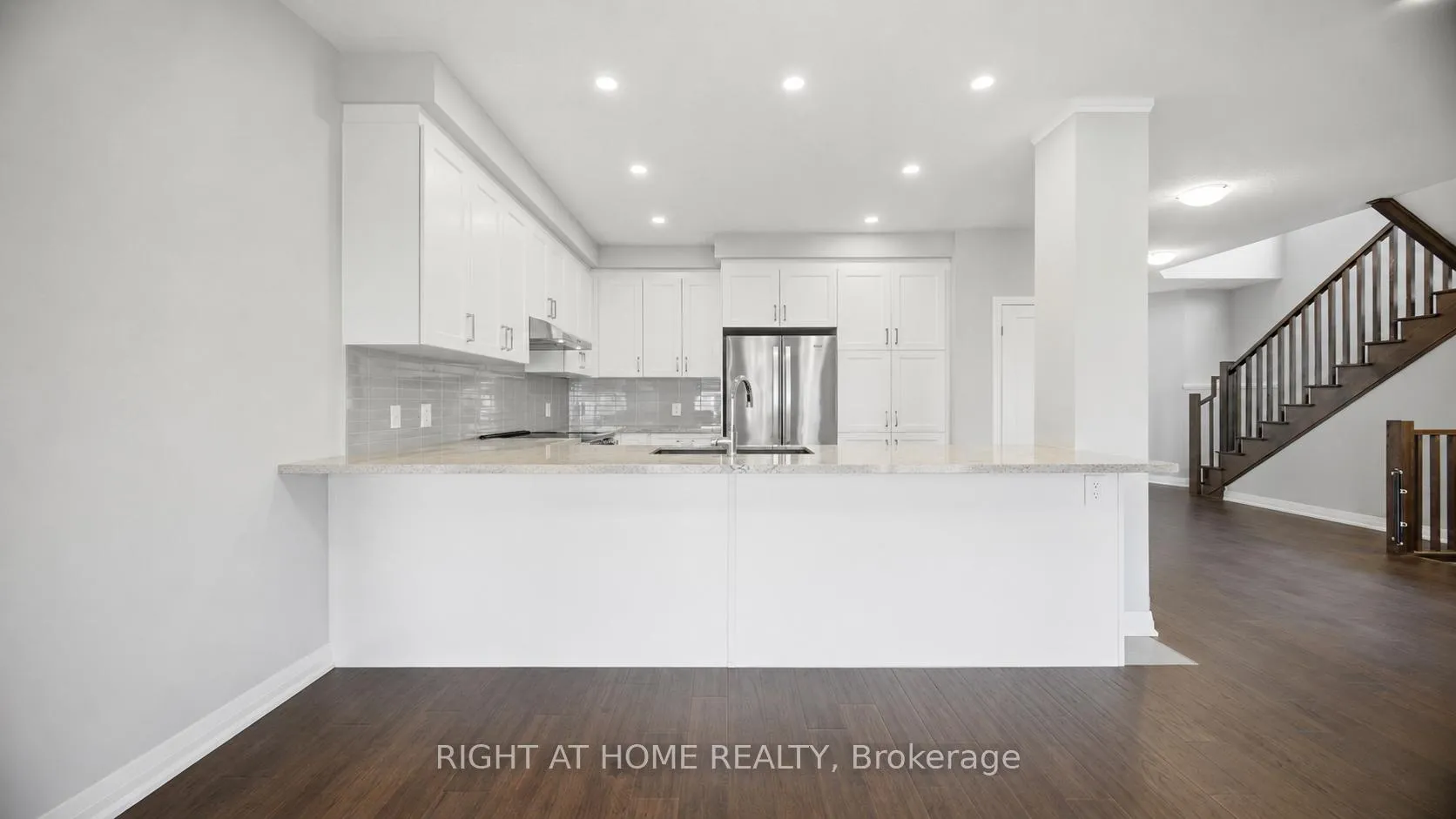 Photo 13 of 190 Rockledge Drive, Hamilton, Rural Glanbrook — HOMEH