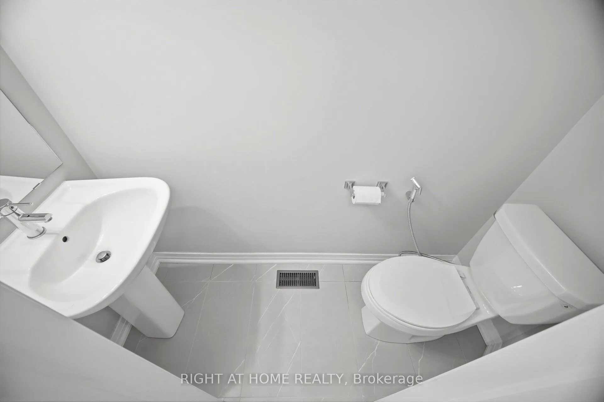Photo 22 of 190 Rockledge Drive, Hamilton, Rural Glanbrook — HOMEH