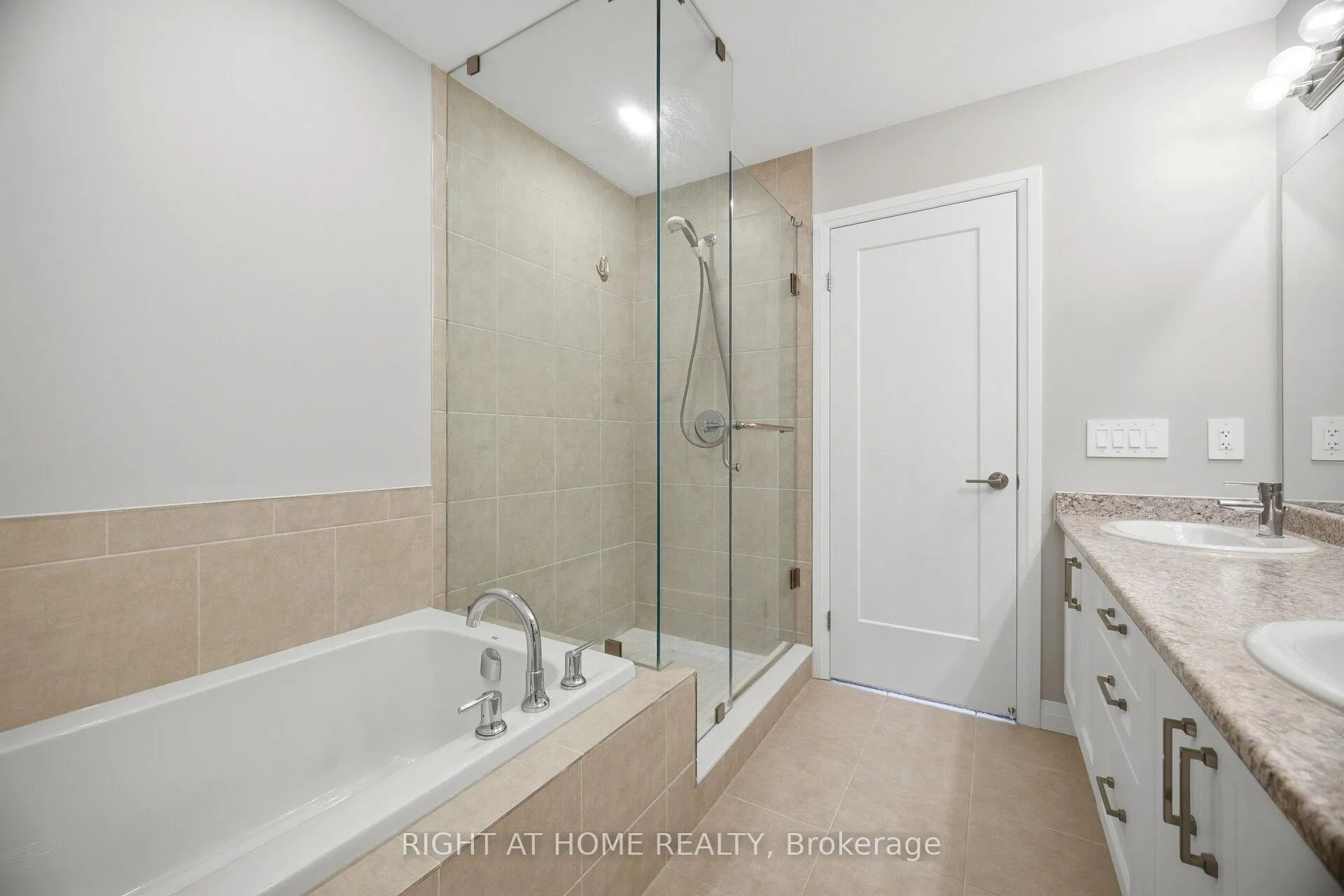 Photo 31 of 190 Rockledge Drive, Hamilton, Rural Glanbrook — HOMEH