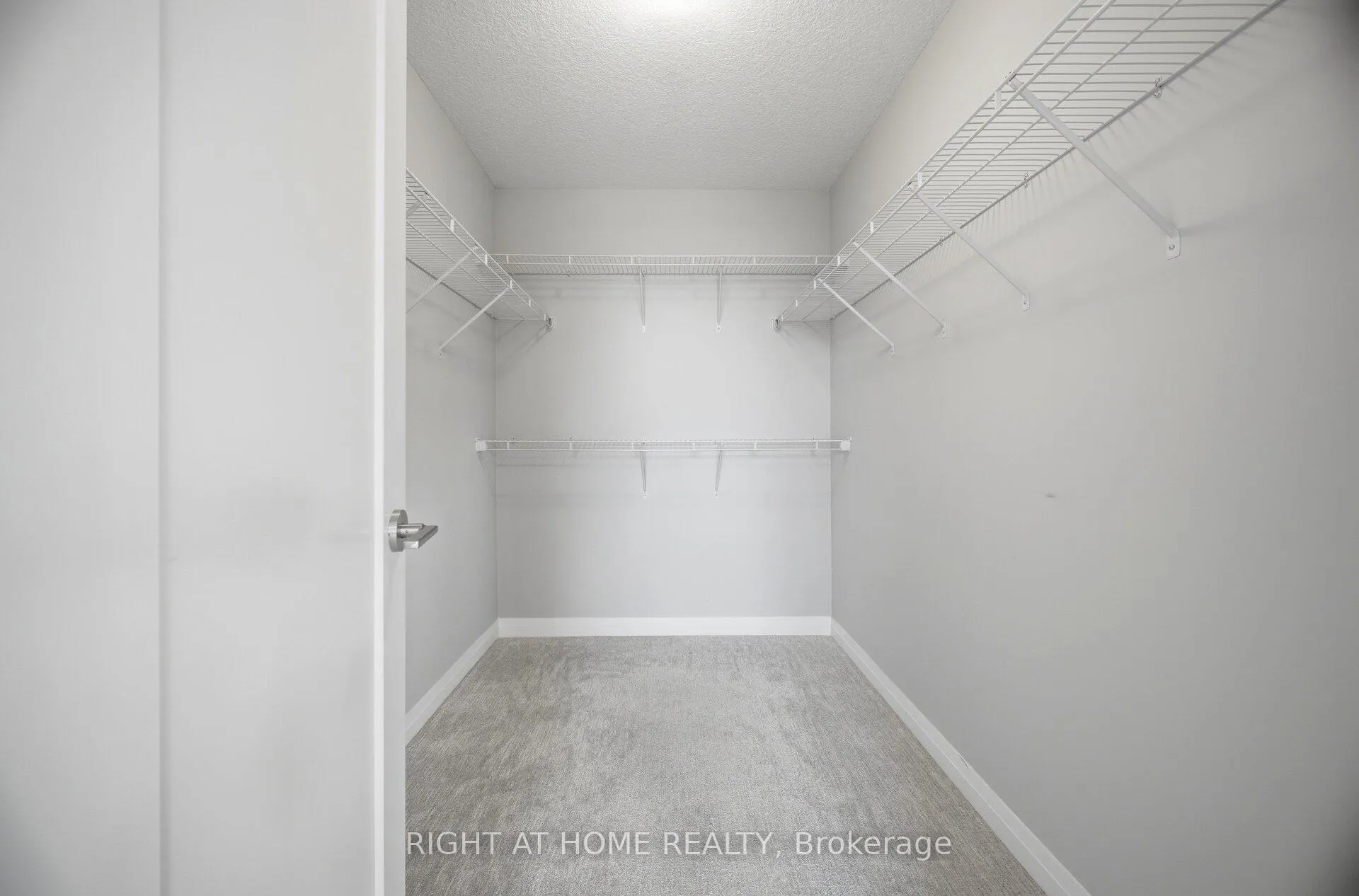 Photo 33 of 190 Rockledge Drive, Hamilton, Rural Glanbrook — HOMEH