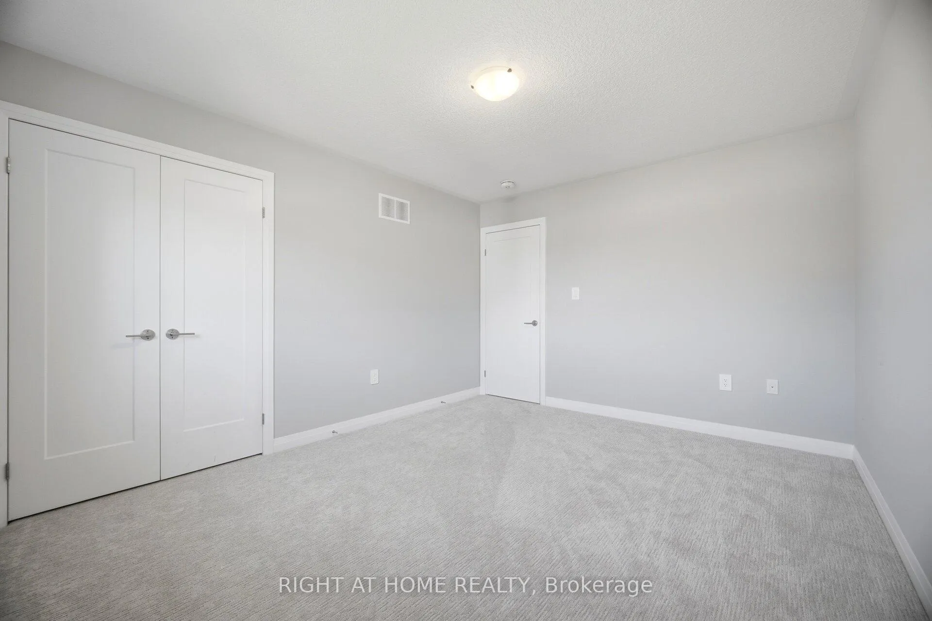 Photo 35 of 190 Rockledge Drive, Hamilton, Rural Glanbrook — HOMEH