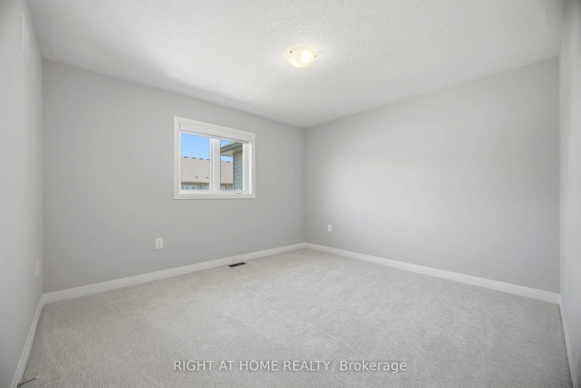 Photo 37 of 190 Rockledge Drive, Hamilton, Rural Glanbrook — HOMEH
