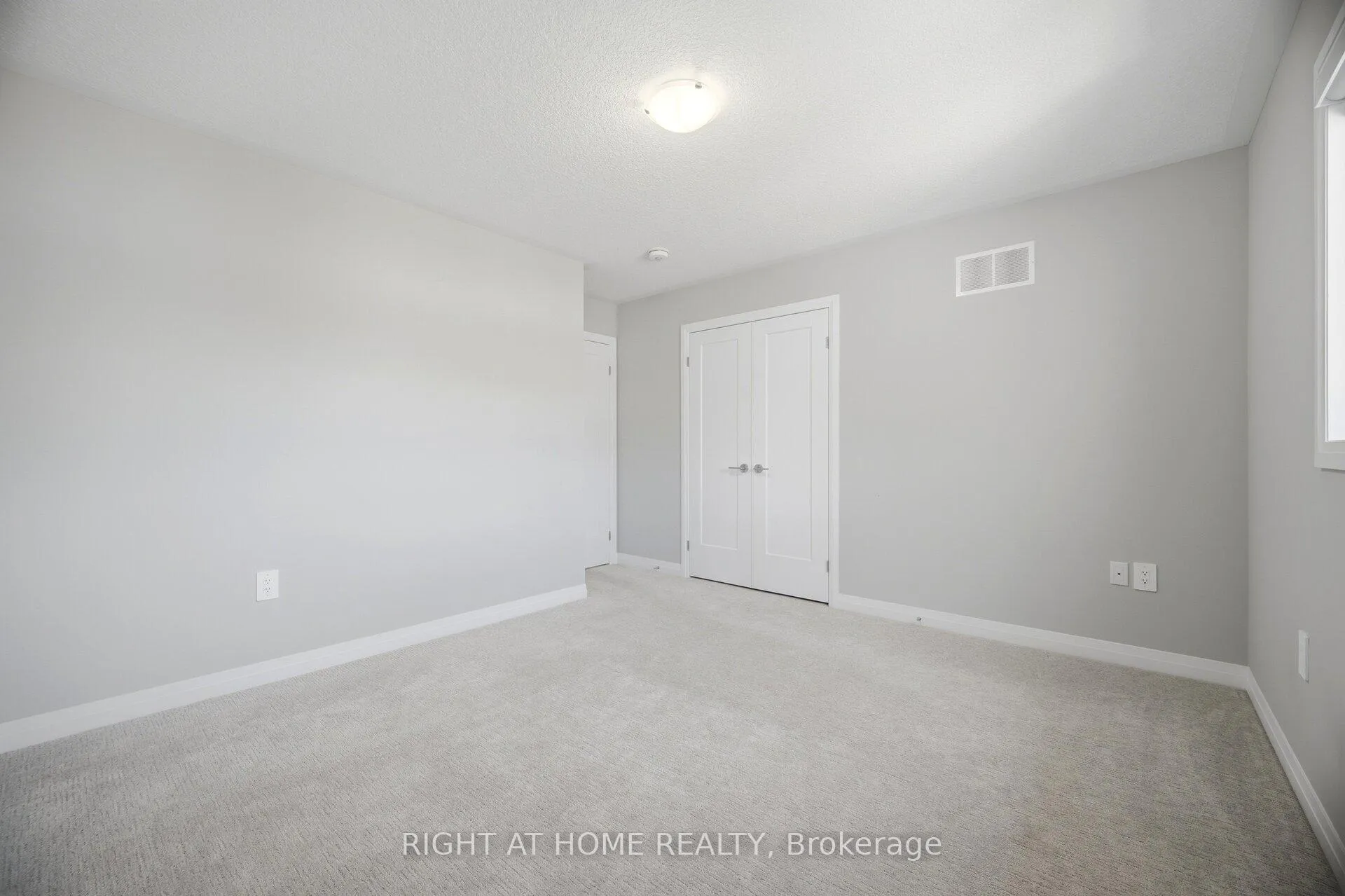 Photo 38 of 190 Rockledge Drive, Hamilton, Rural Glanbrook — HOMEH