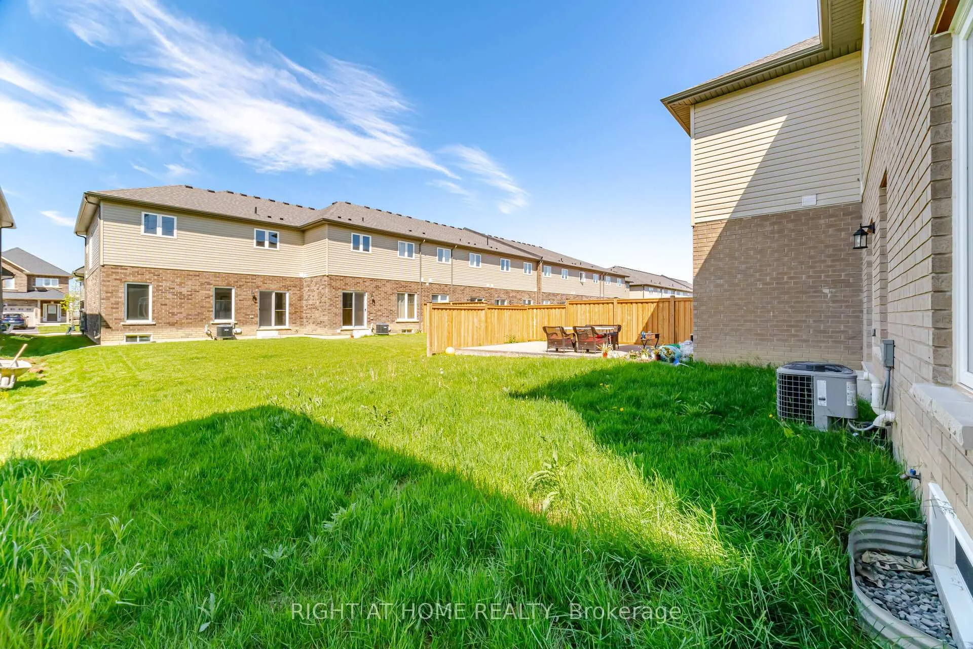 Photo 41 of 190 Rockledge Drive, Hamilton, Rural Glanbrook — HOMEH
