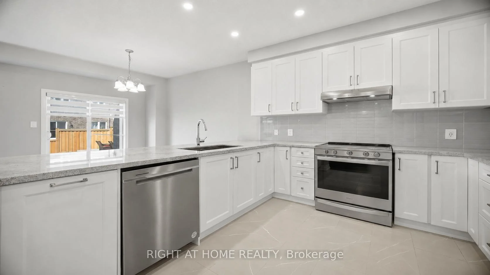 Photo 16 of 190 Rockledge Drive, Hamilton, Rural Glanbrook — HOMEH
