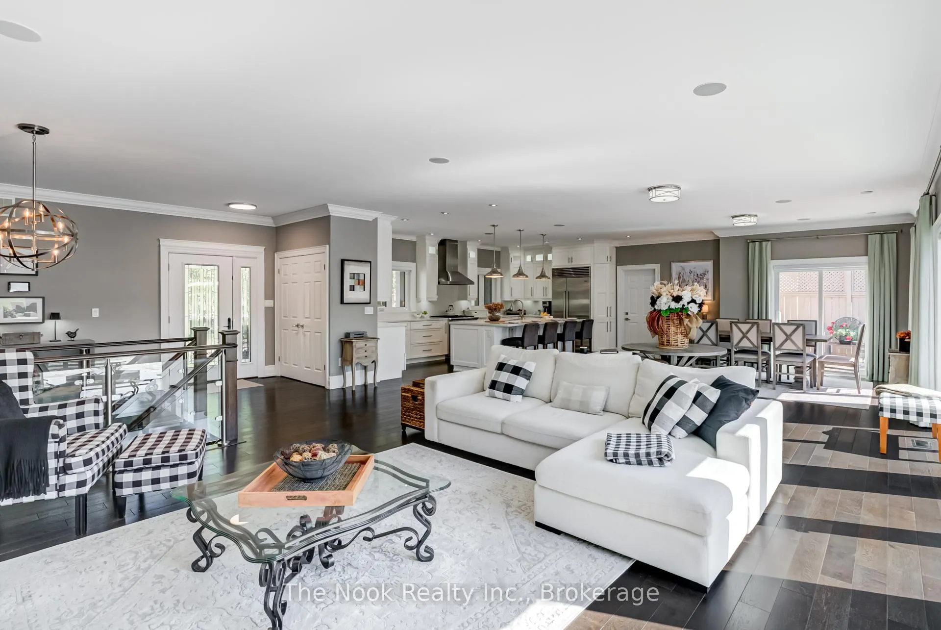 Photo 7 of 32 Mikelen Drive, Scugog, Port Perry — HOMEH