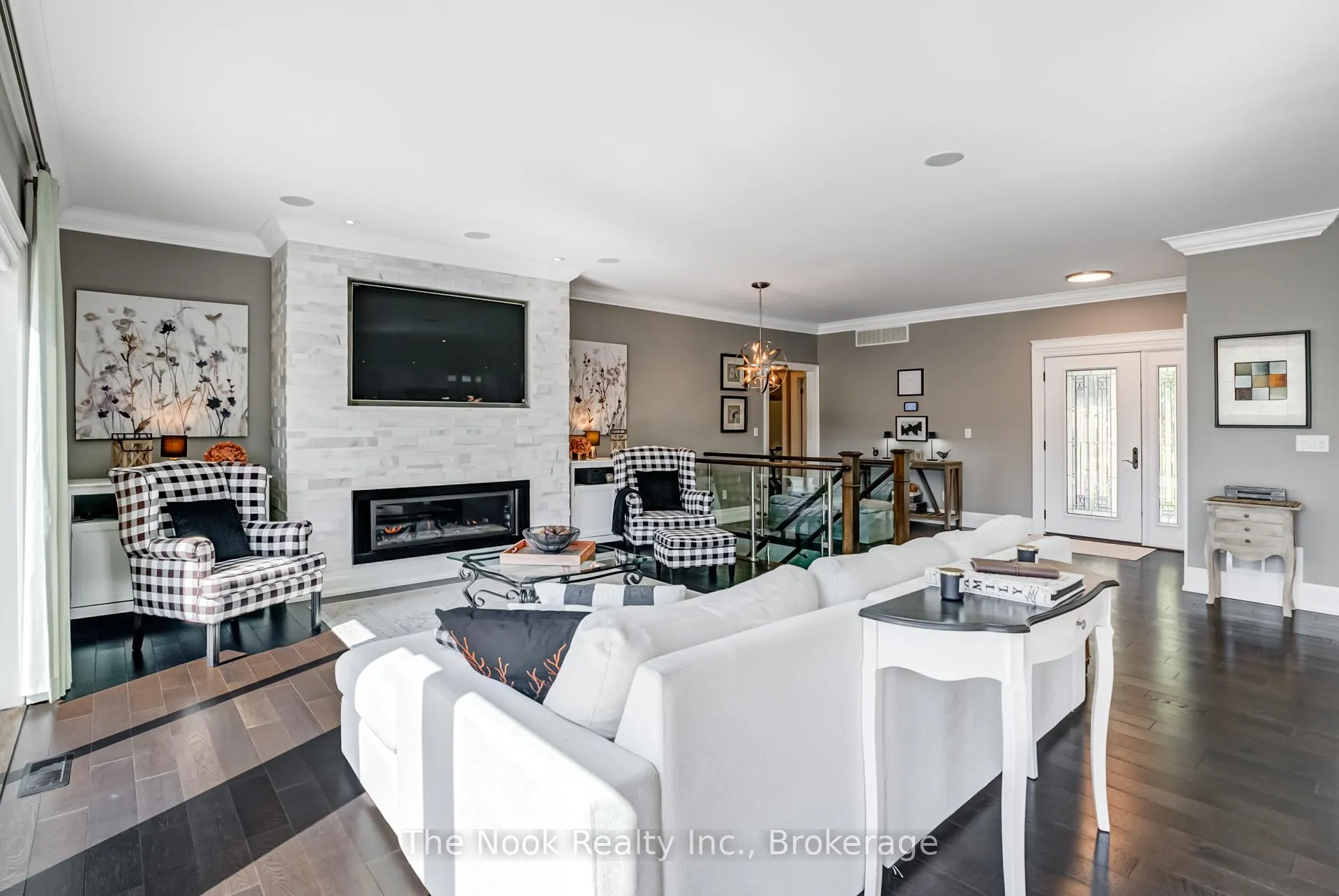 Photo 8 of 32 Mikelen Drive, Scugog, Port Perry — HOMEH