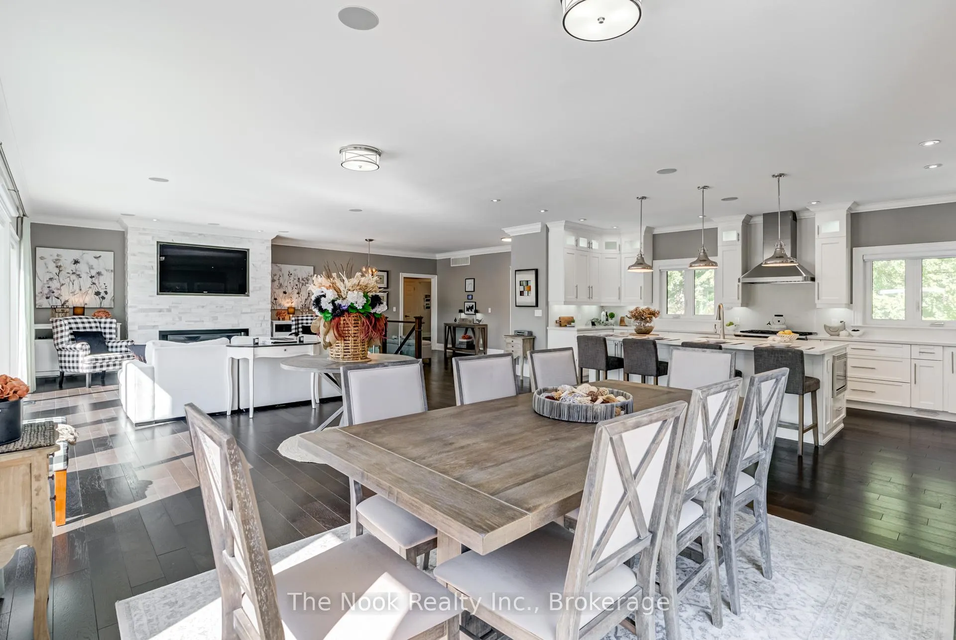 Photo 16 of 32 Mikelen Drive, Scugog, Port Perry — HOMEH
