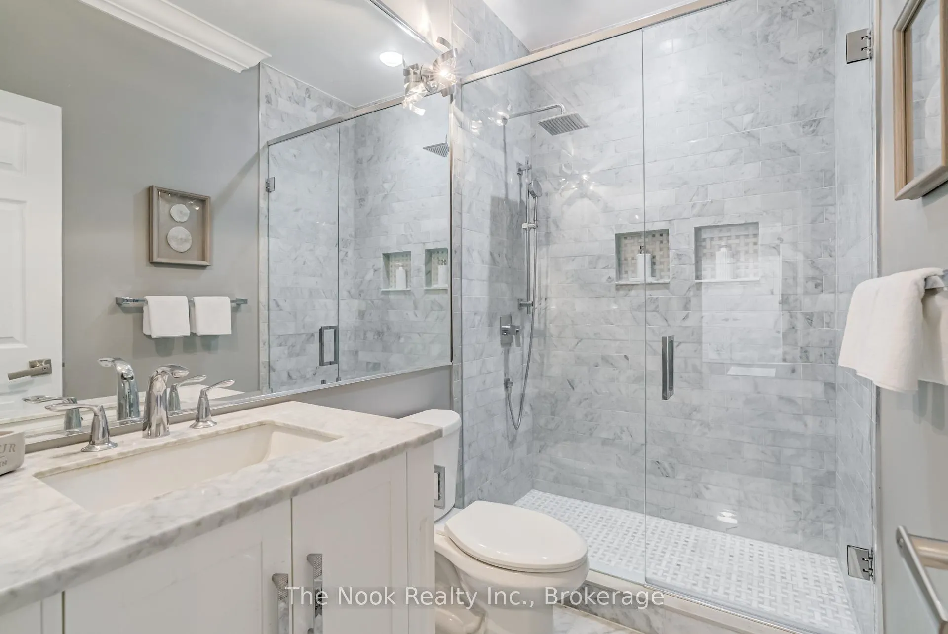 Photo 25 of 32 Mikelen Drive, Scugog, Port Perry — HOMEH