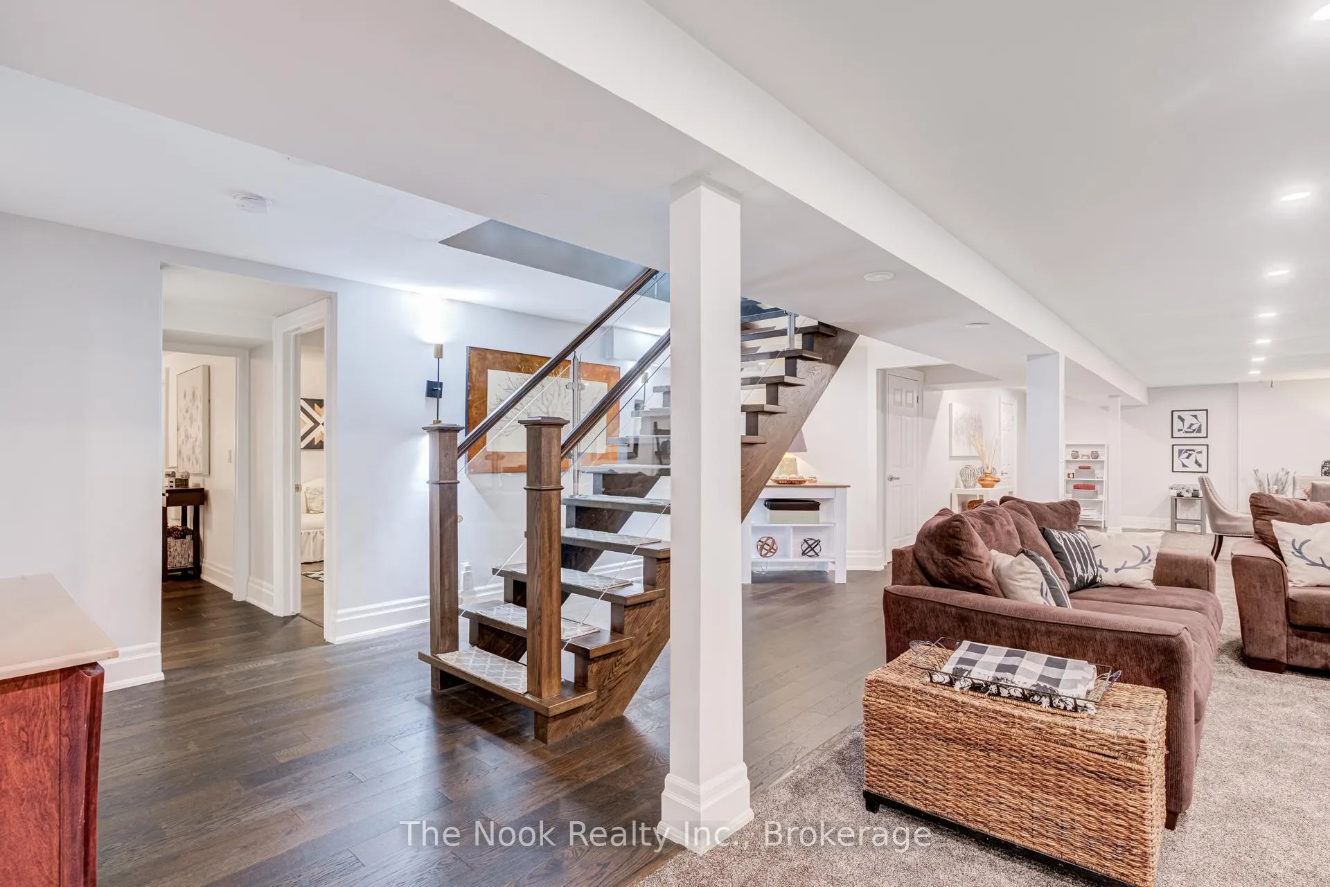 Photo 31 of 32 Mikelen Drive, Scugog, Port Perry — HOMEH