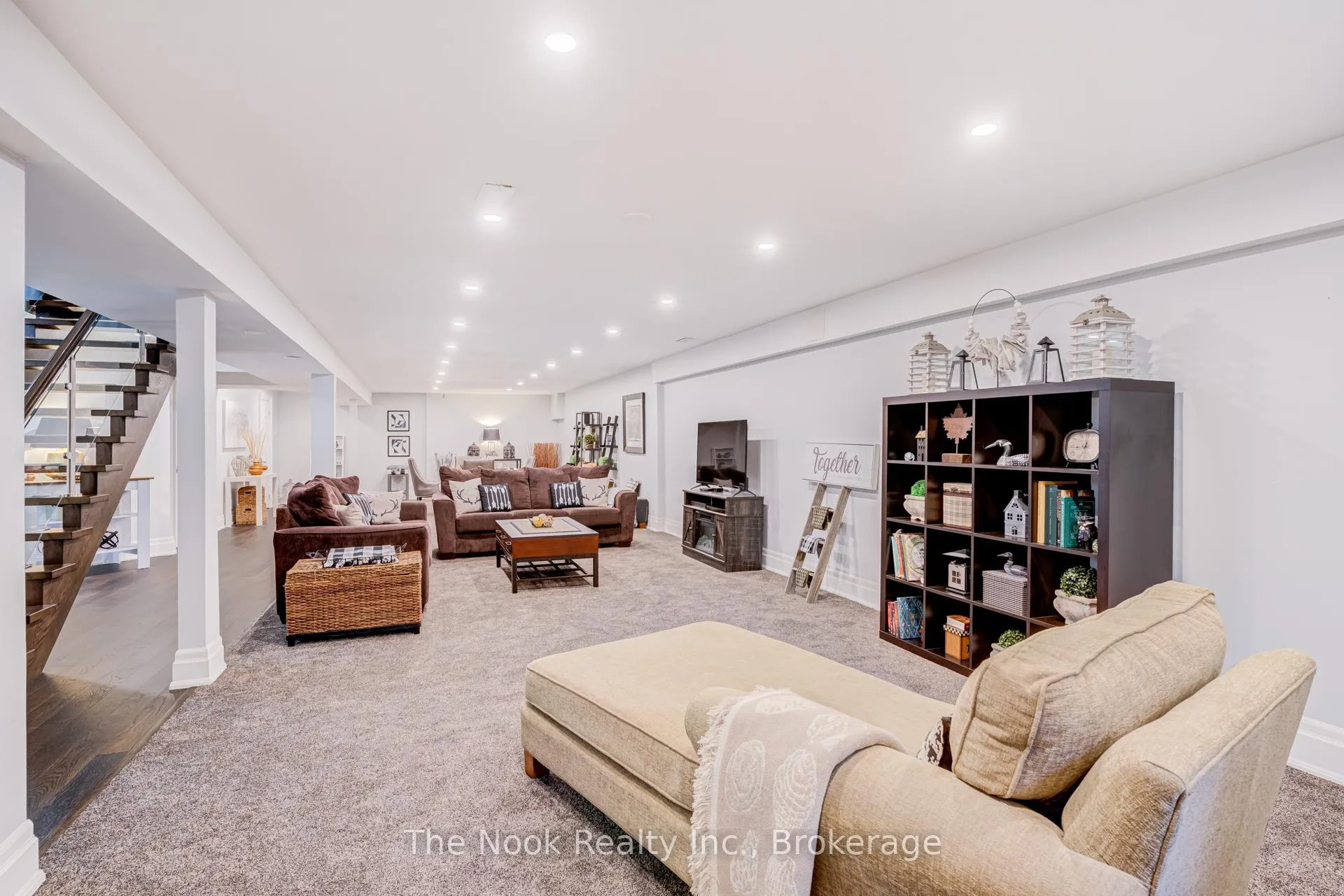 Photo 32 of 32 Mikelen Drive, Scugog, Port Perry — HOMEH
