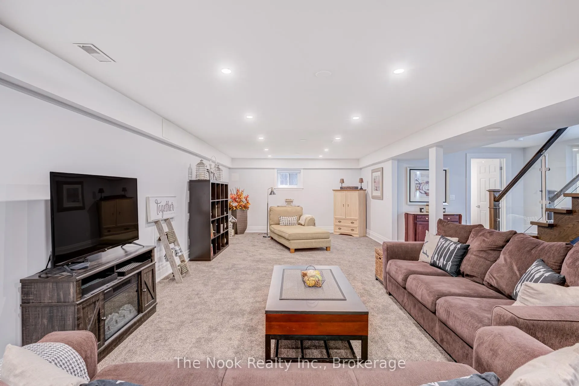 Photo 33 of 32 Mikelen Drive, Scugog, Port Perry — HOMEH