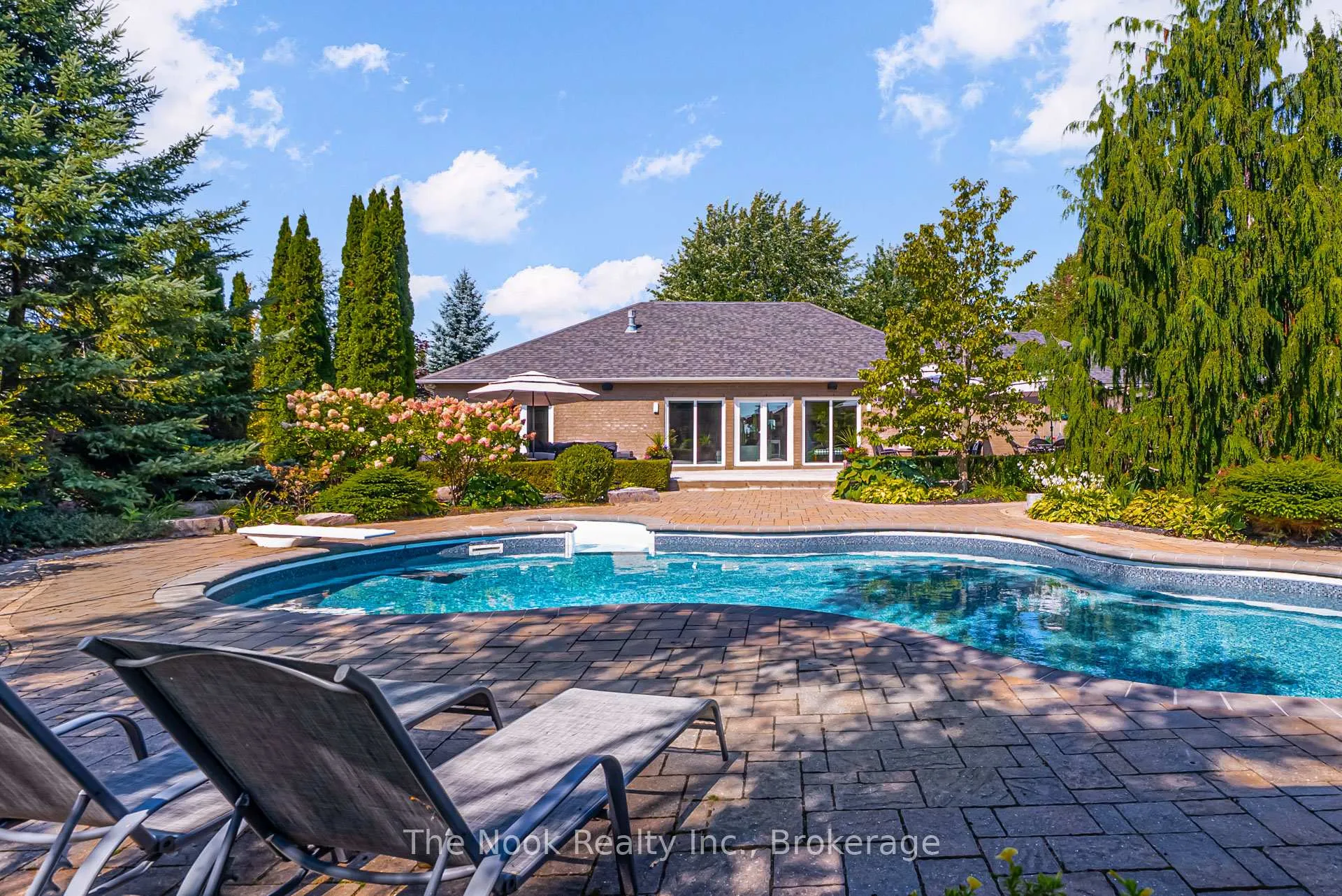 Photo 45 of 32 Mikelen Drive, Scugog, Port Perry — HOMEH