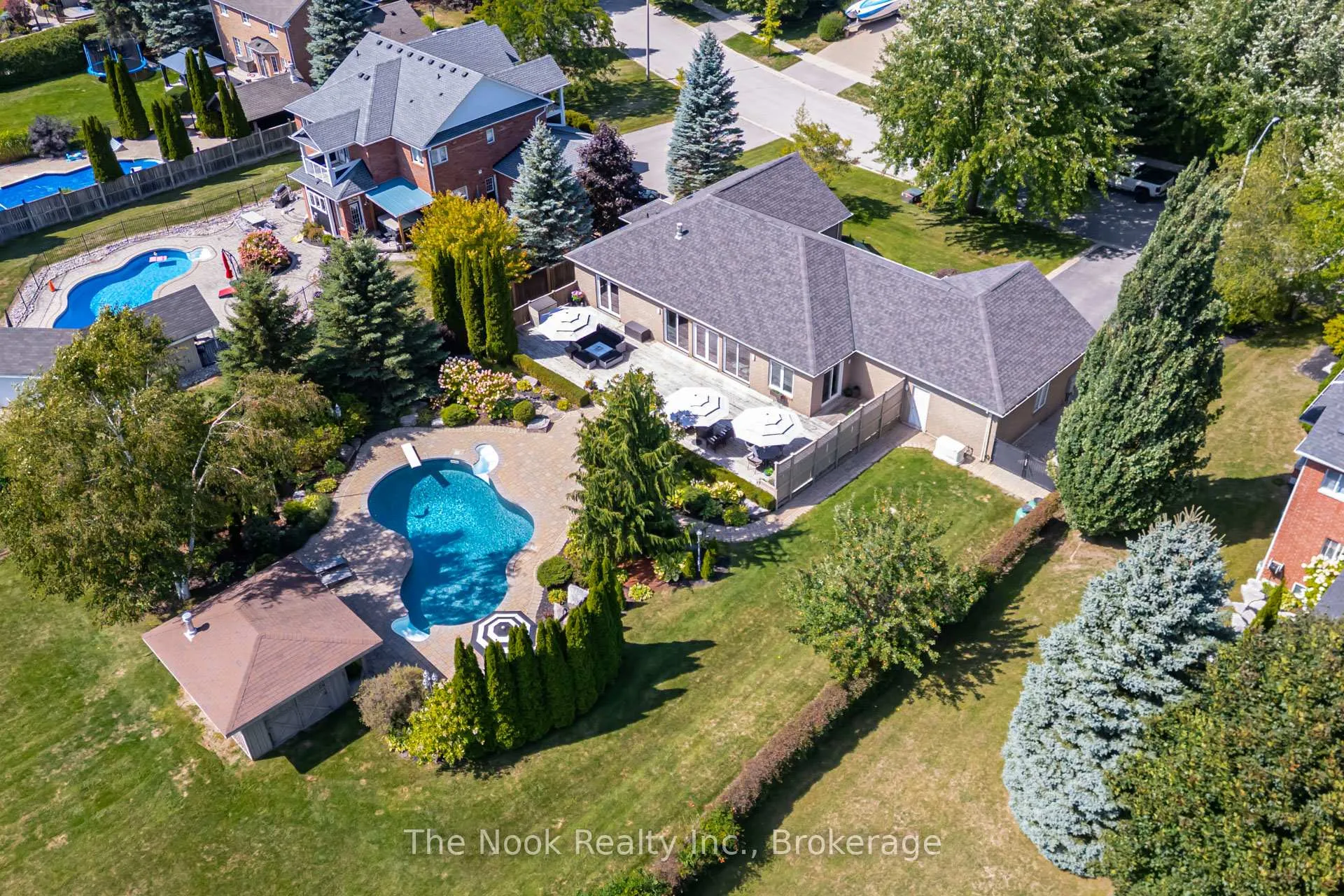 Photo 47 of 32 Mikelen Drive, Scugog, Port Perry — HOMEH